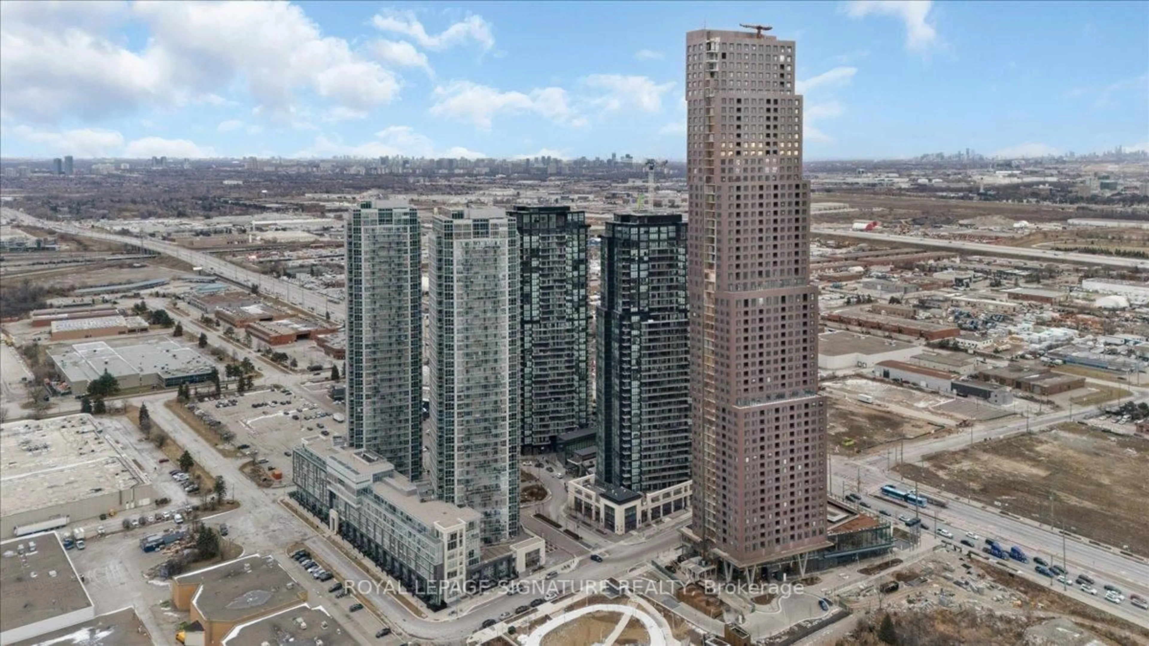 A pic from outside/outdoor area/front of a property/back of a property/a pic from drone, city buildings view from balcony for 2916 Highway 7 Rd #3805, Vaughan Ontario L4K 0K6