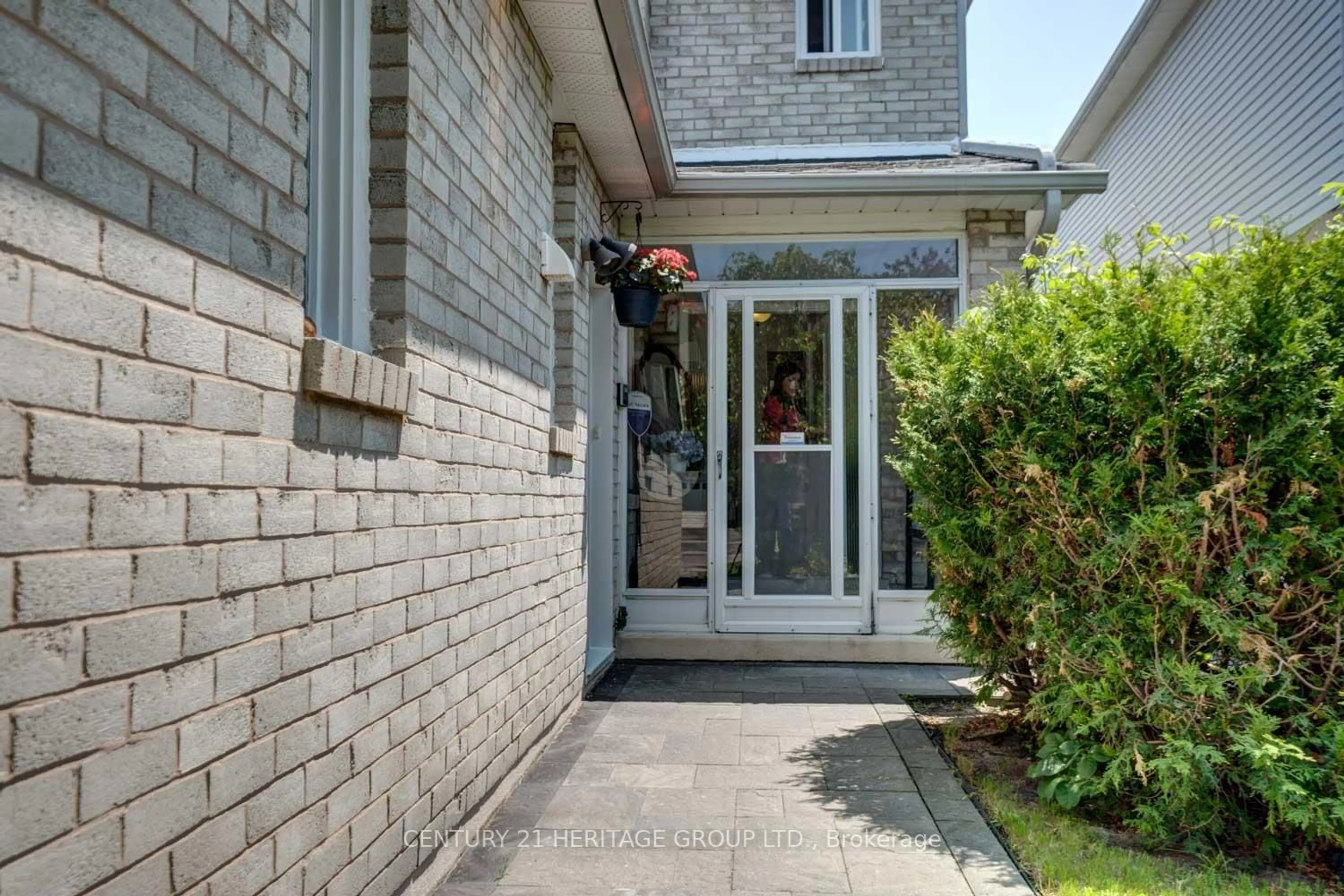 Home with brick exterior material, street for 19 Bingham St, Richmond Hill Ontario L4C 8Y6