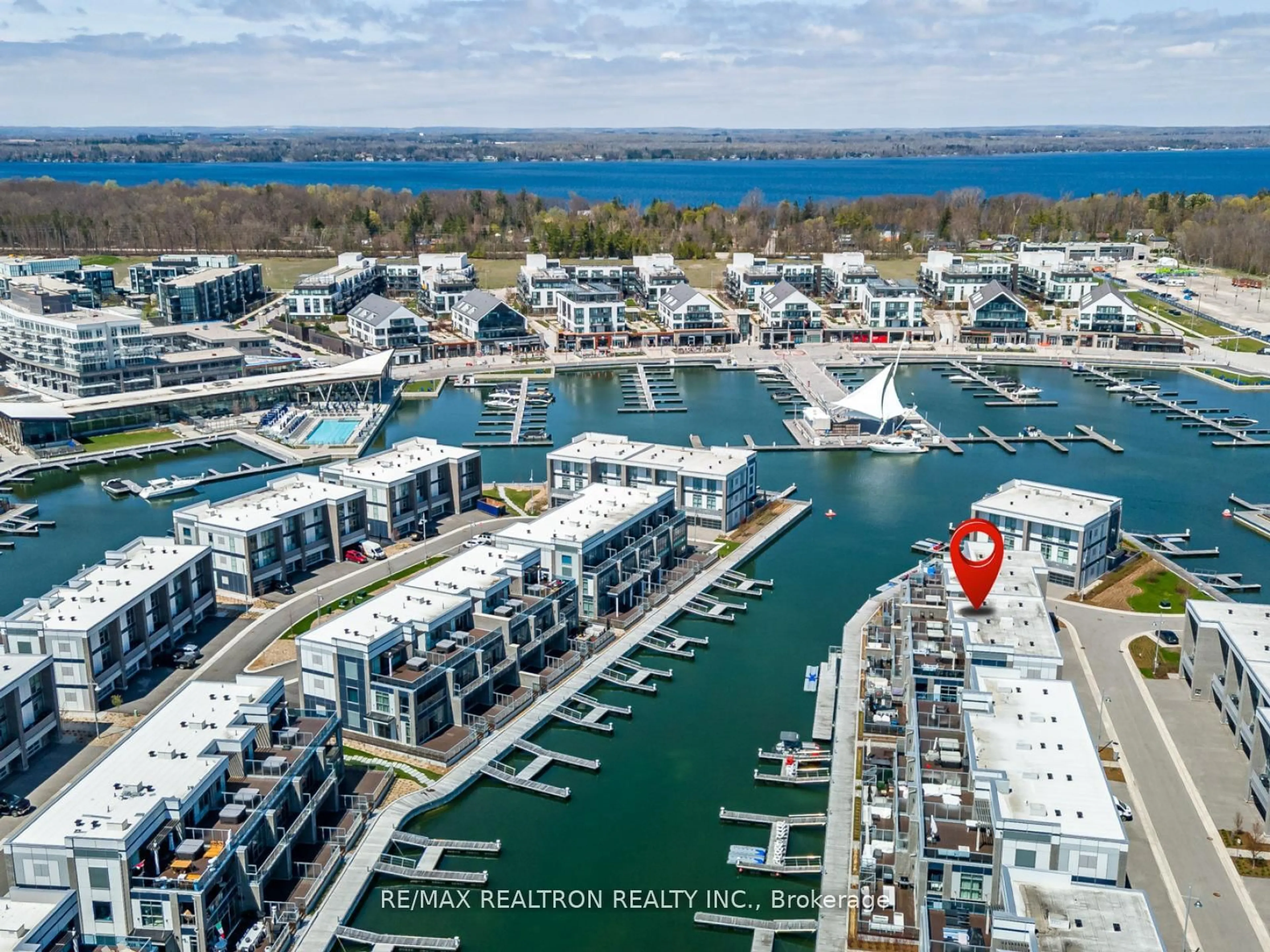 A pic from outside/outdoor area/front of a property/back of a property/a pic from drone, water/lake/river/ocean view for 3637 Ferretti Crt, Innisfil Ontario L9S 0N6
