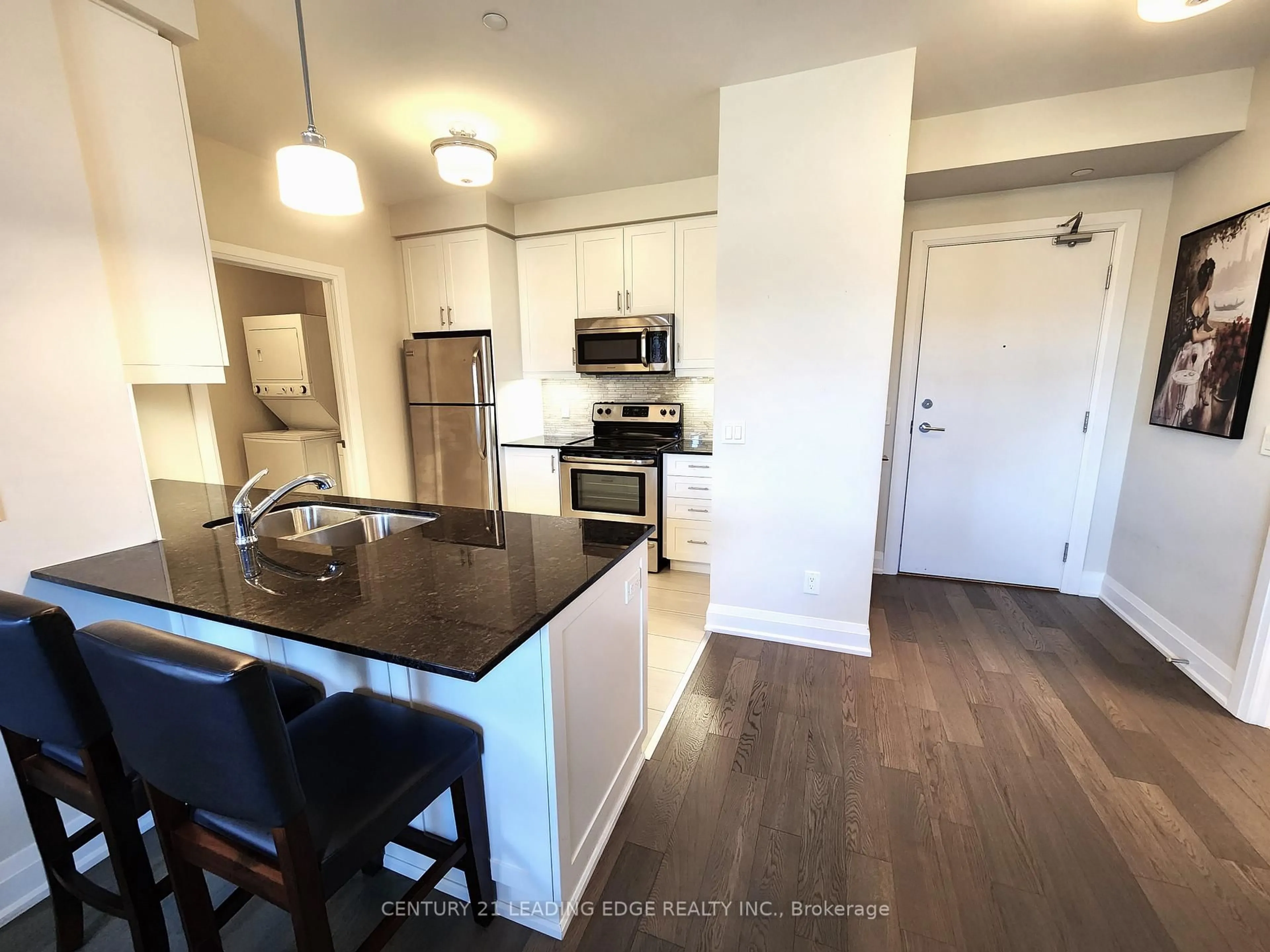 Open concept kitchen, unknown for 7 BOND Cres #325, Richmond Hill Ontario L4E 1E6