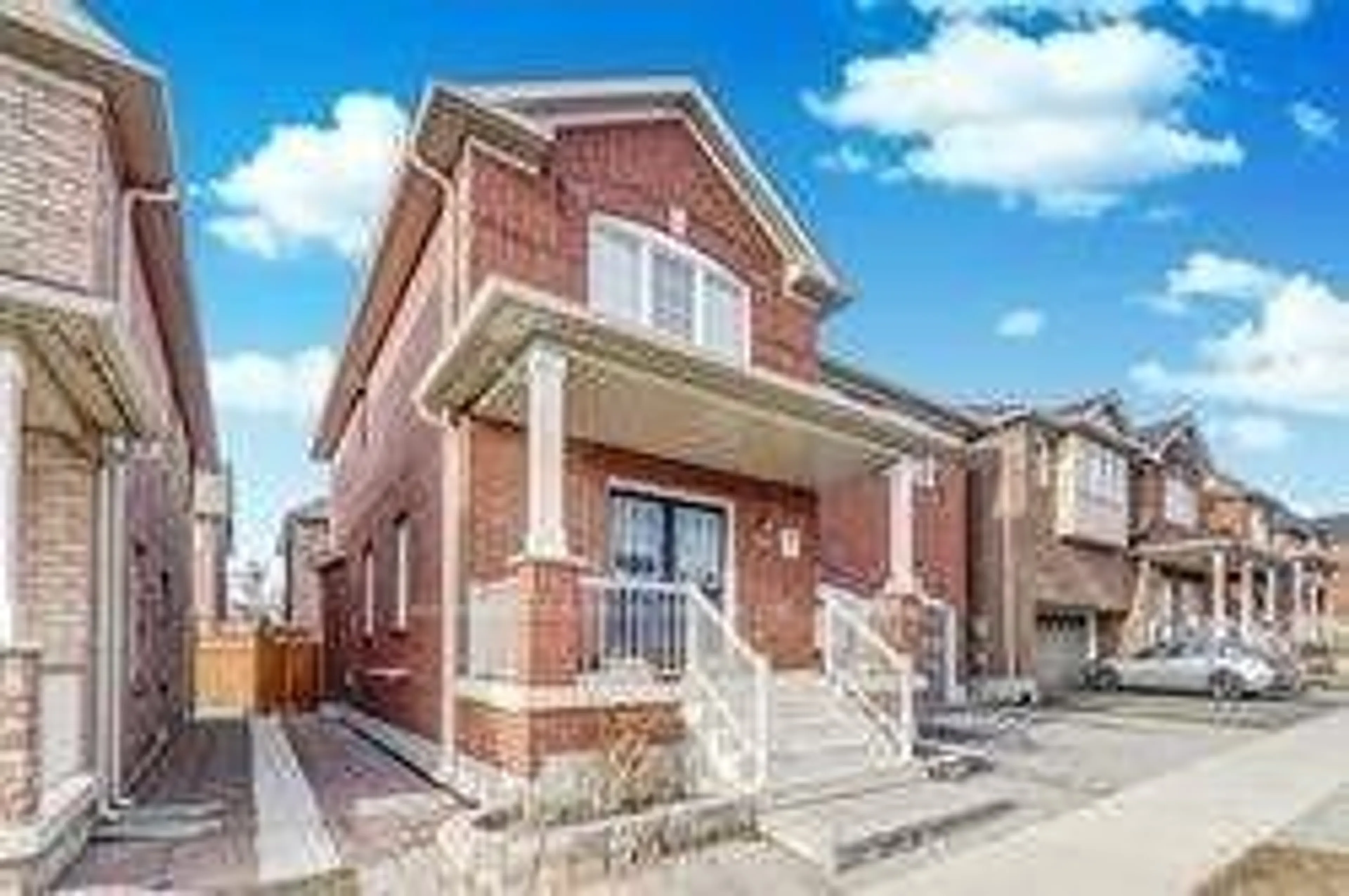 Home with brick exterior material, street for 556 Forsyth Farm Dr, Whitchurch-Stouffville Ontario L4A 0N3