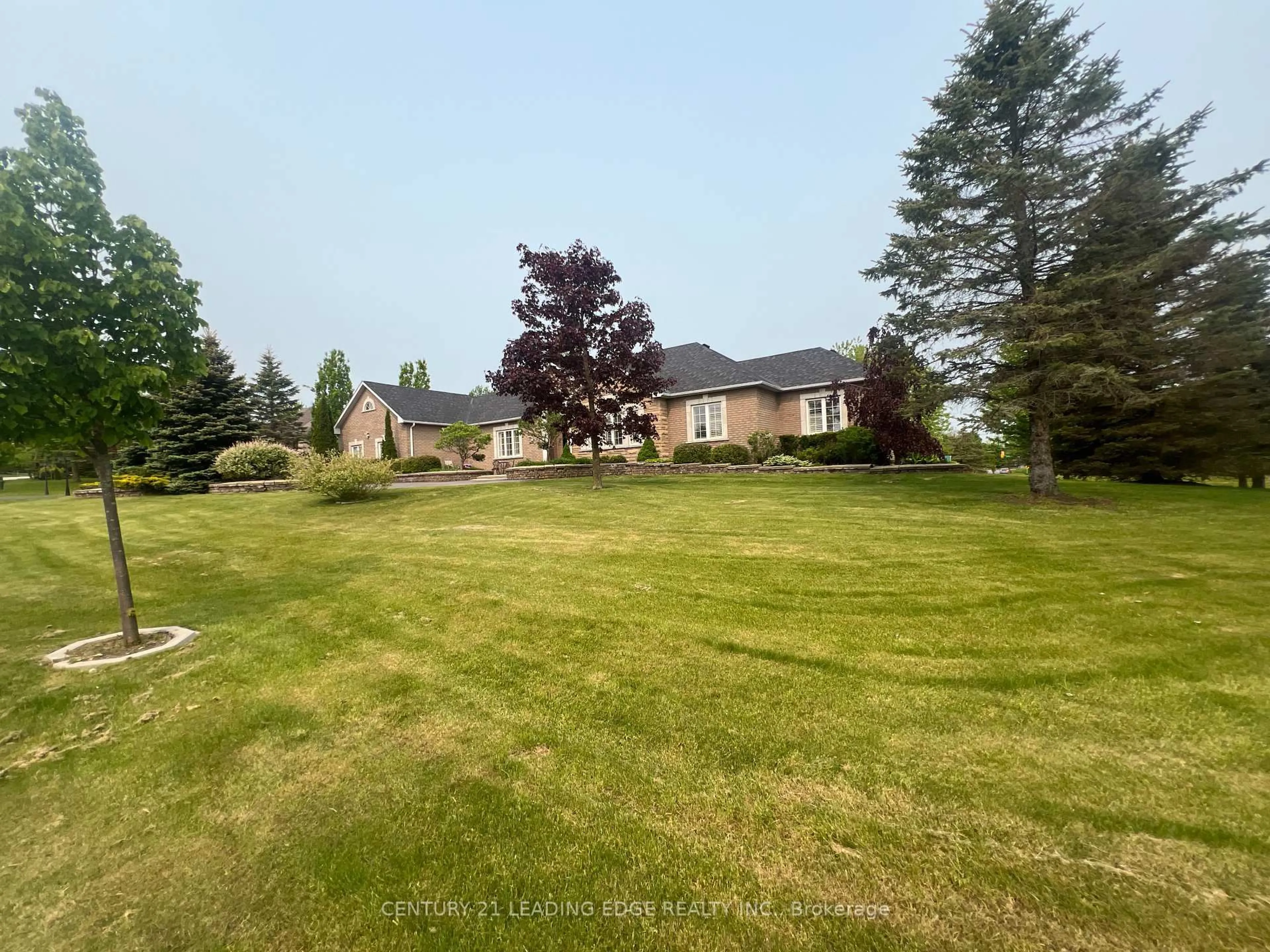 A pic from outside/outdoor area/front of a property/back of a property/a pic from drone, unknown for 2 Deer Ridge Rd, Uxbridge Ontario L0C 1A0