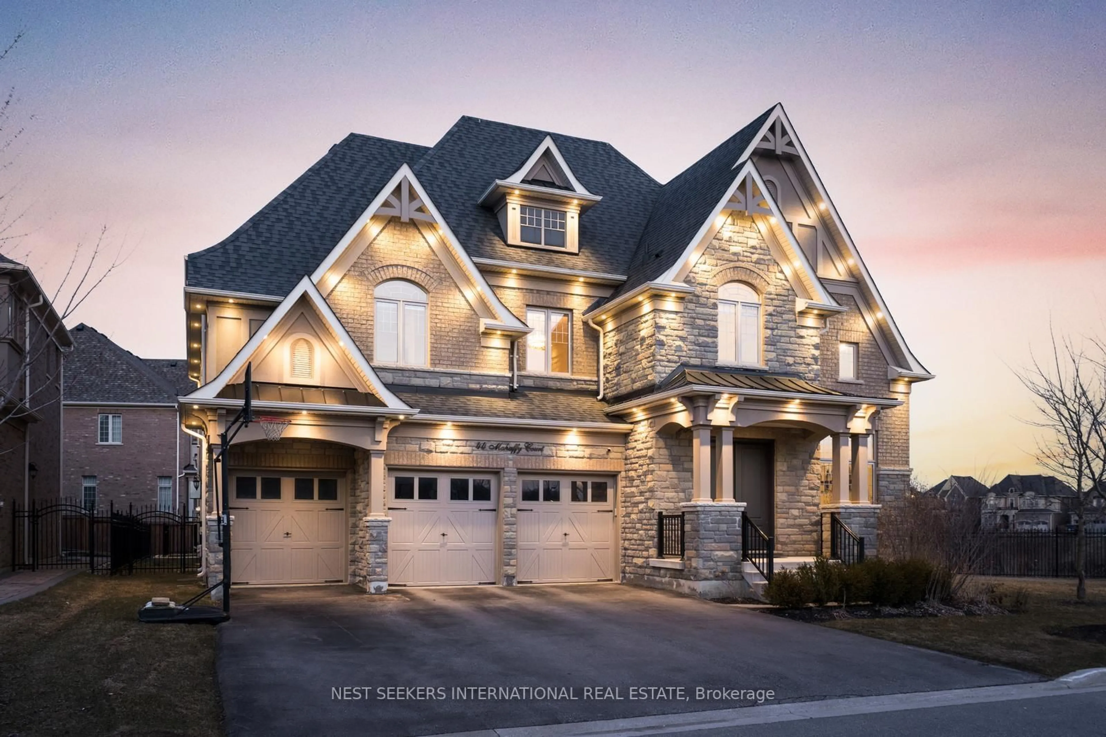 Home with brick exterior material, street for 44 Mahaffy Crt, King Ontario L7B 0N8