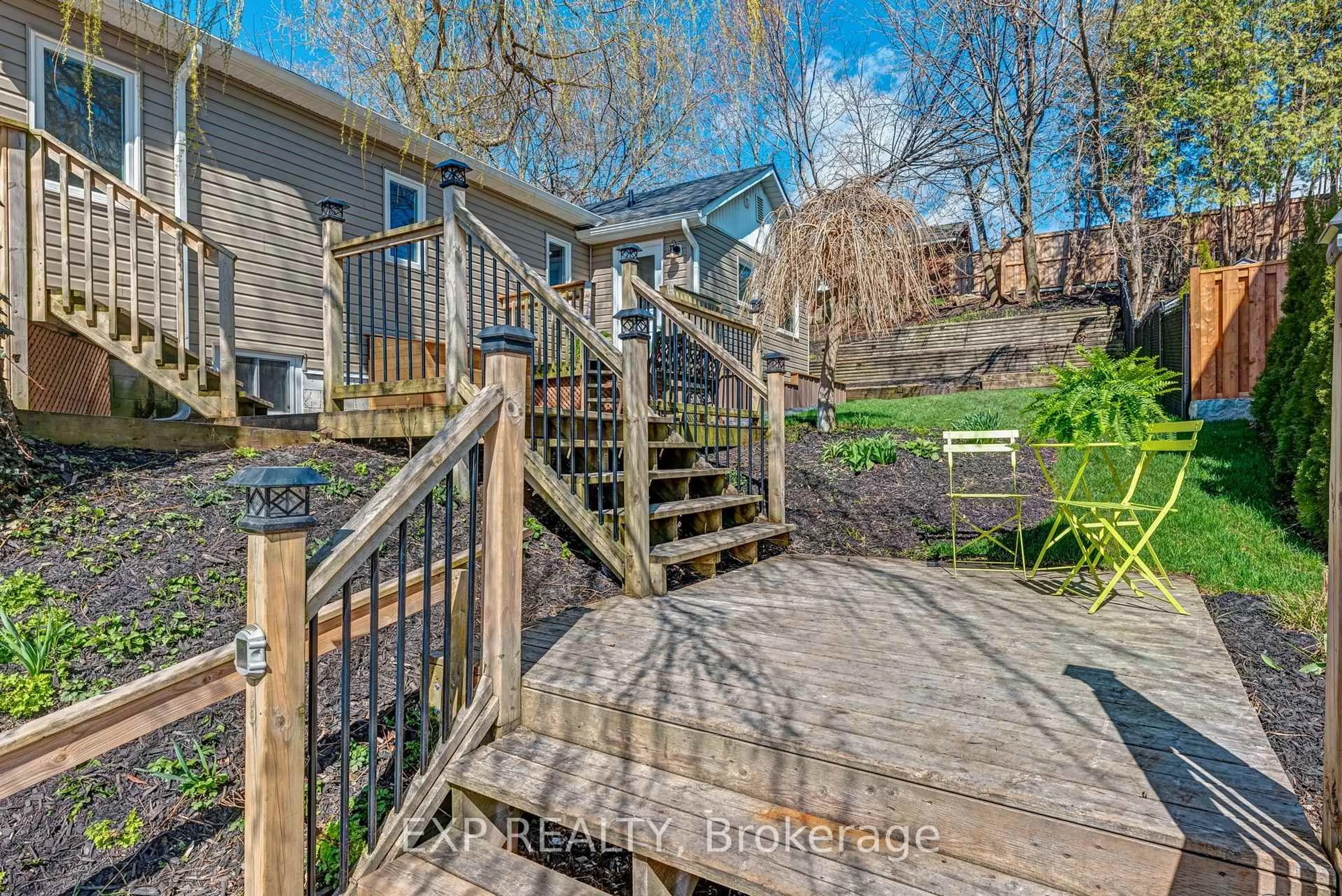 Unknown for 8 Valley Rd, Whitchurch-Stouffville Ontario L4A 7X3