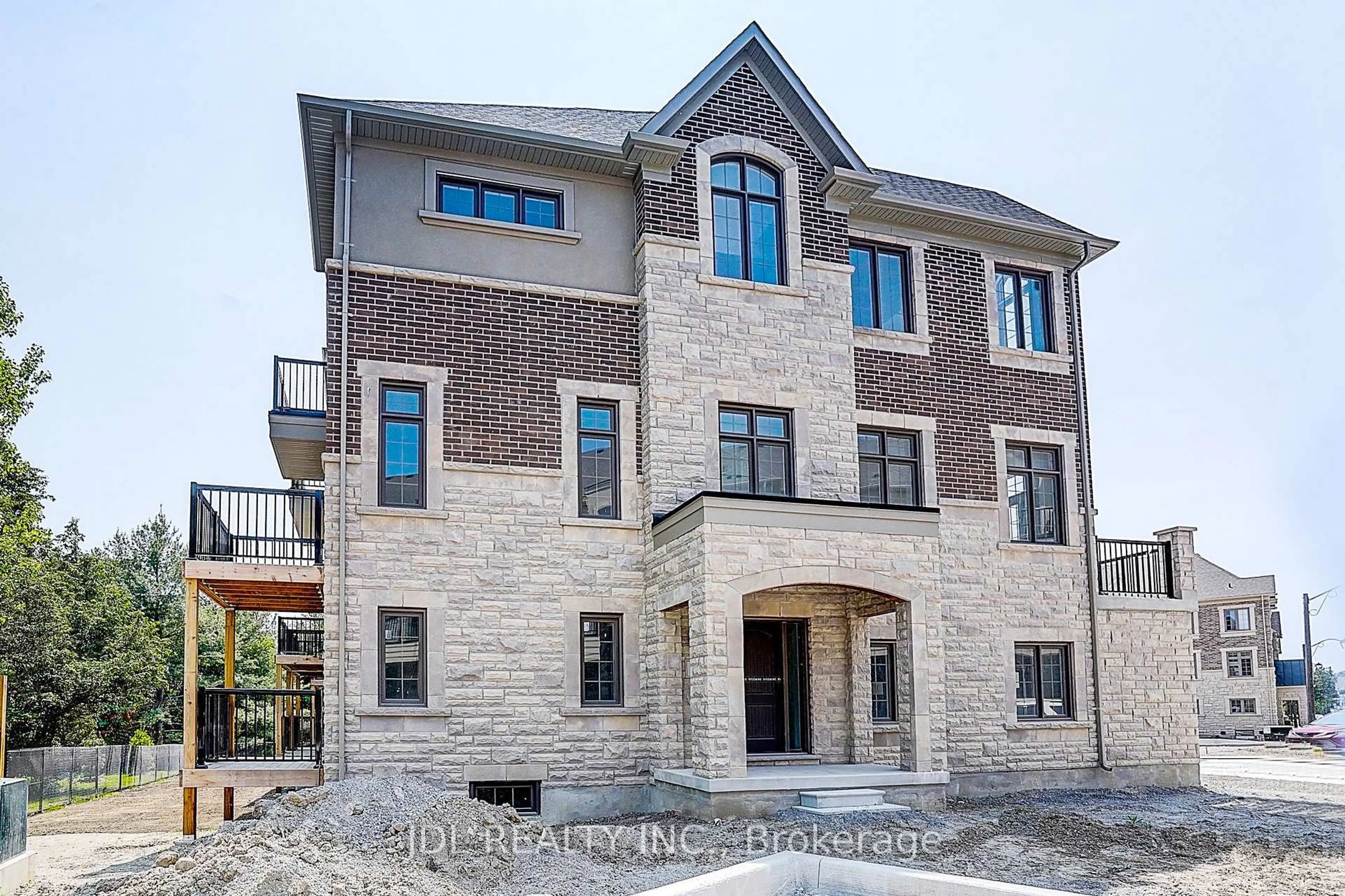 Home with brick exterior material, unknown for 1 WEST VILLAGE Lane, Markham Ontario L6C 3L5