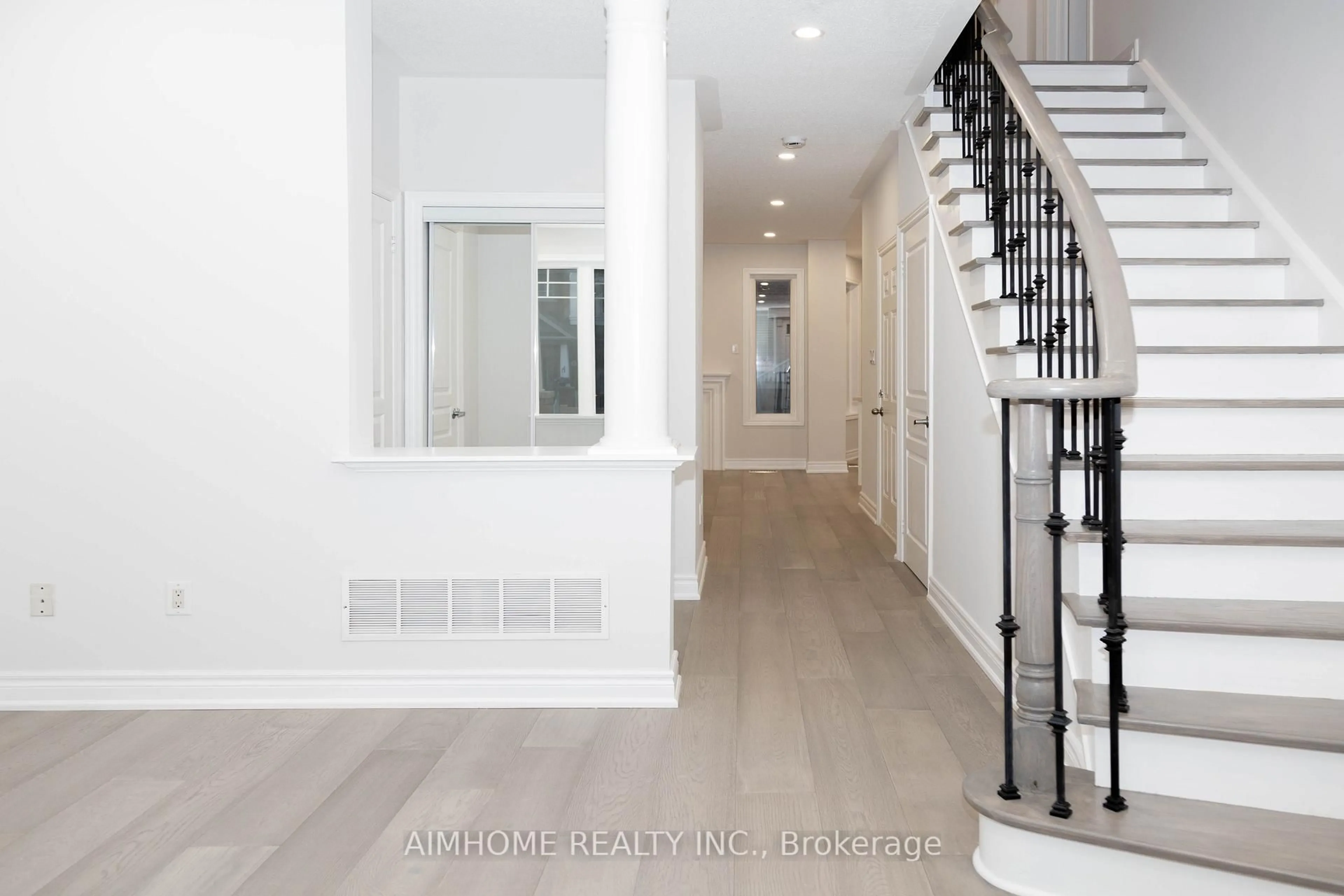 Indoor entryway for 51 Brower Ave, Richmond Hill Ontario L4E 4Y5