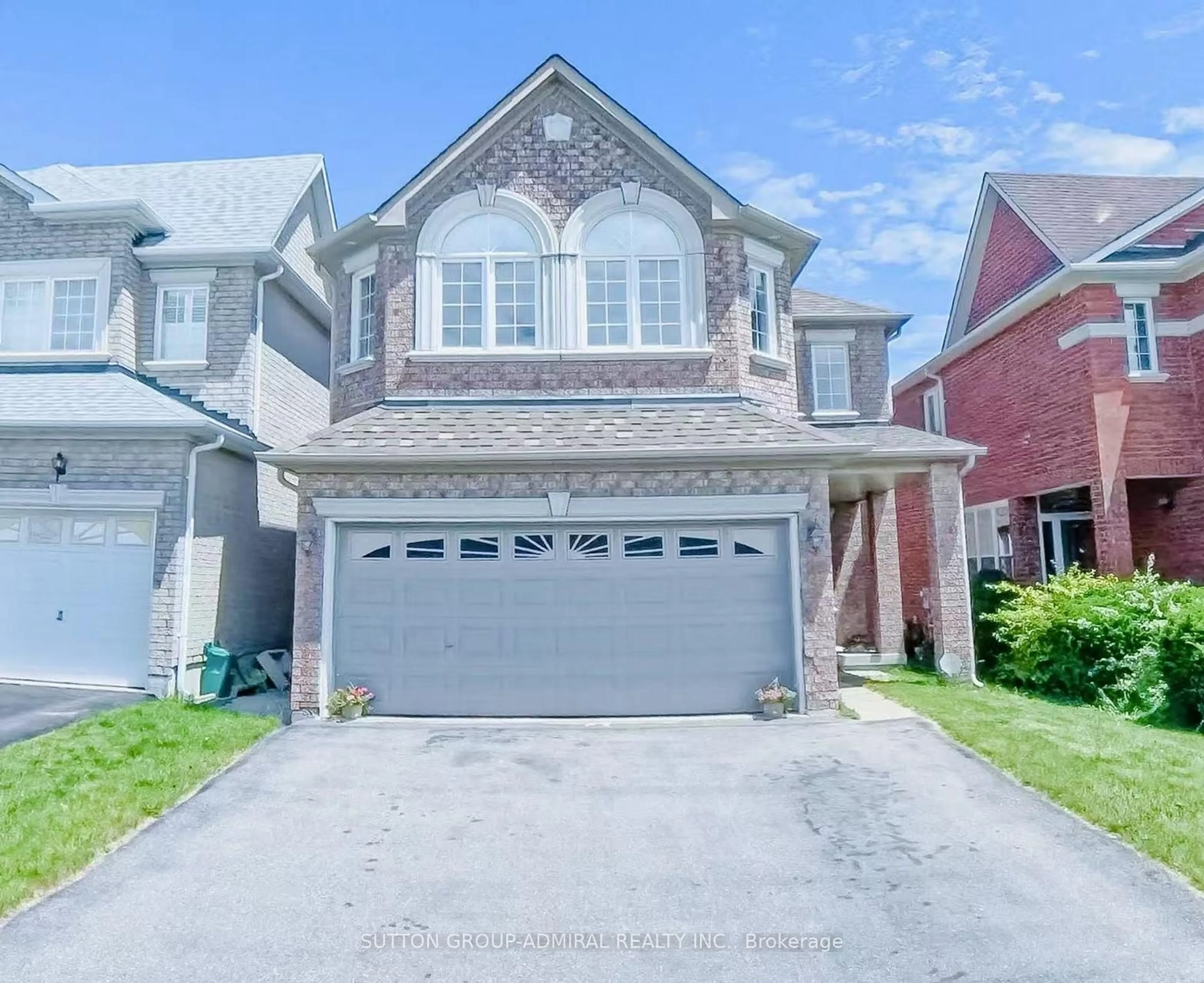 Home with brick exterior material, street for 98 Holly Dr, Richmond Hill Ontario L4S 2R6