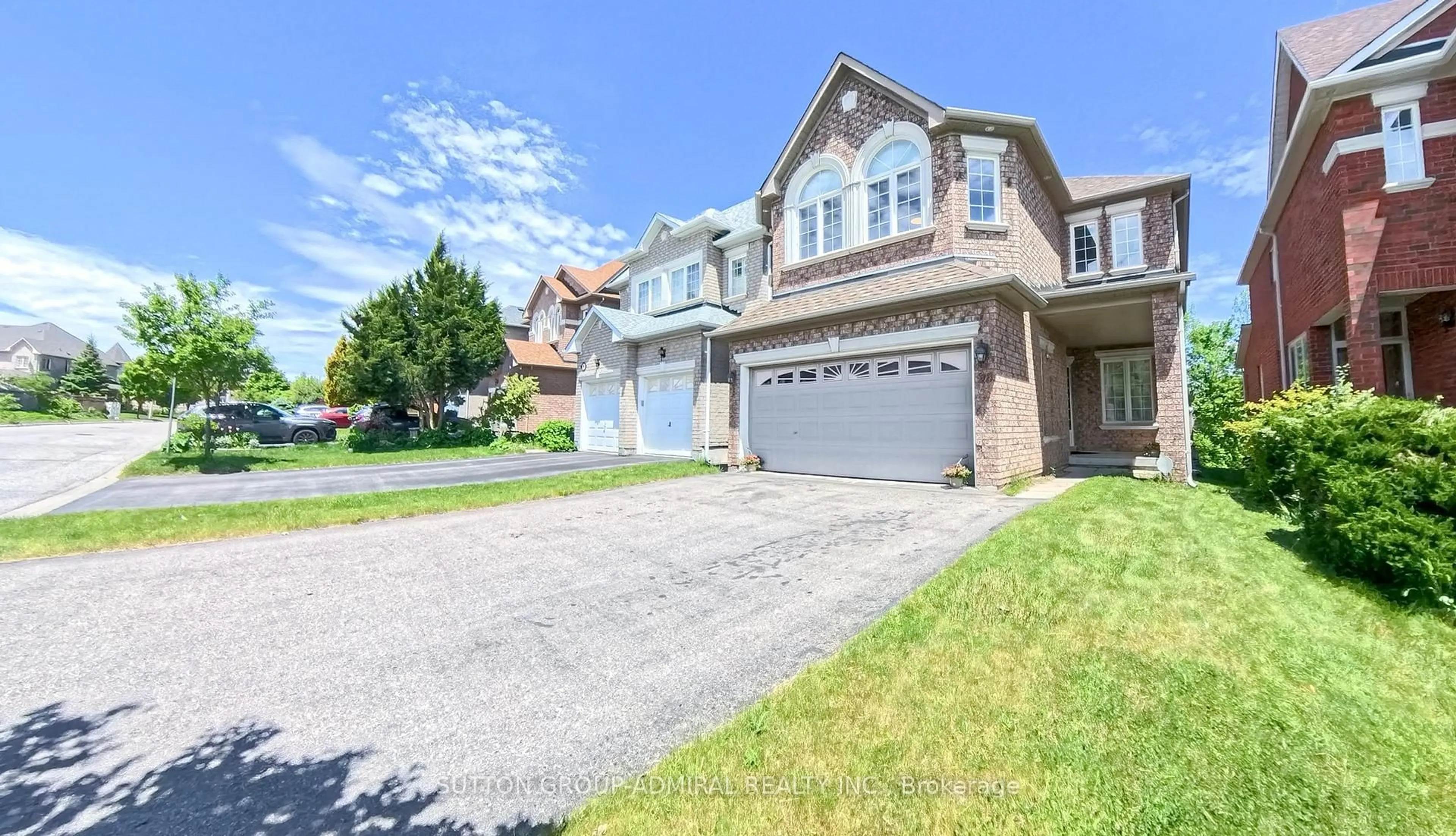 Unknown for 98 Holly Dr, Richmond Hill Ontario L4S 2R6