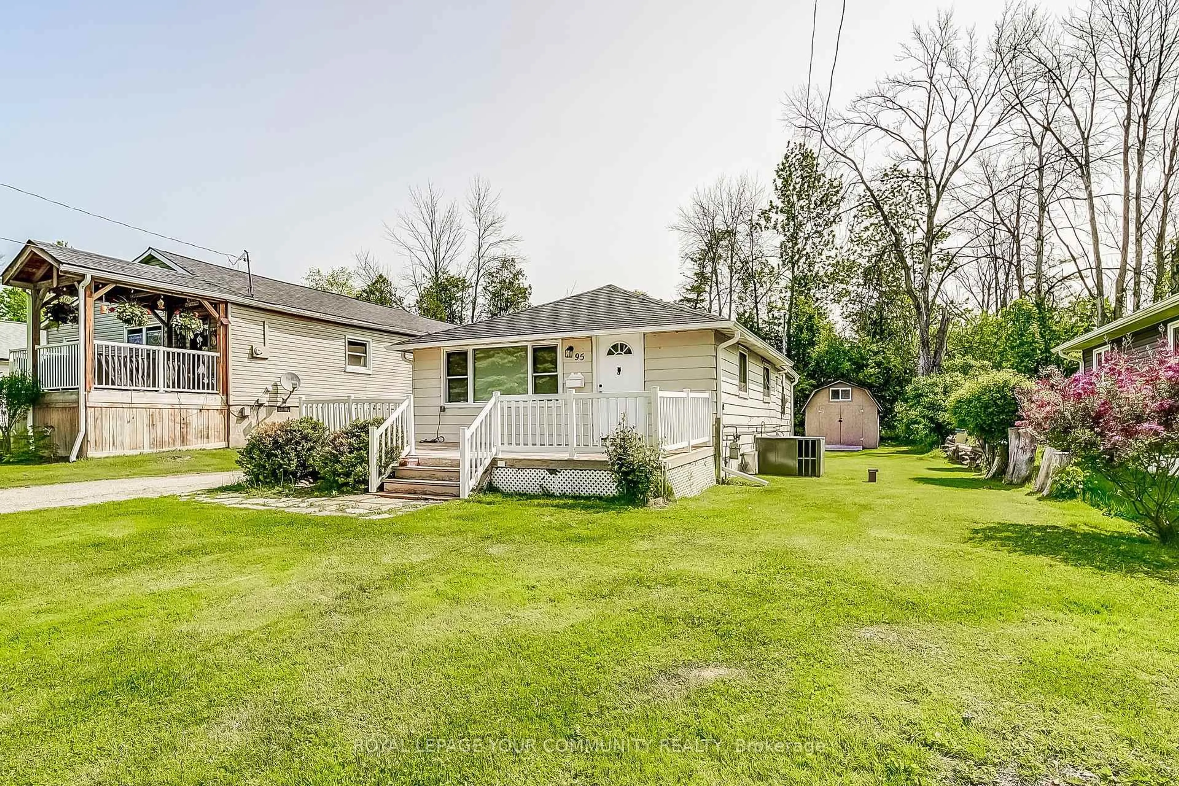Unknown for 95 Dunkirk Ave, Georgina Ontario L0E 1R0