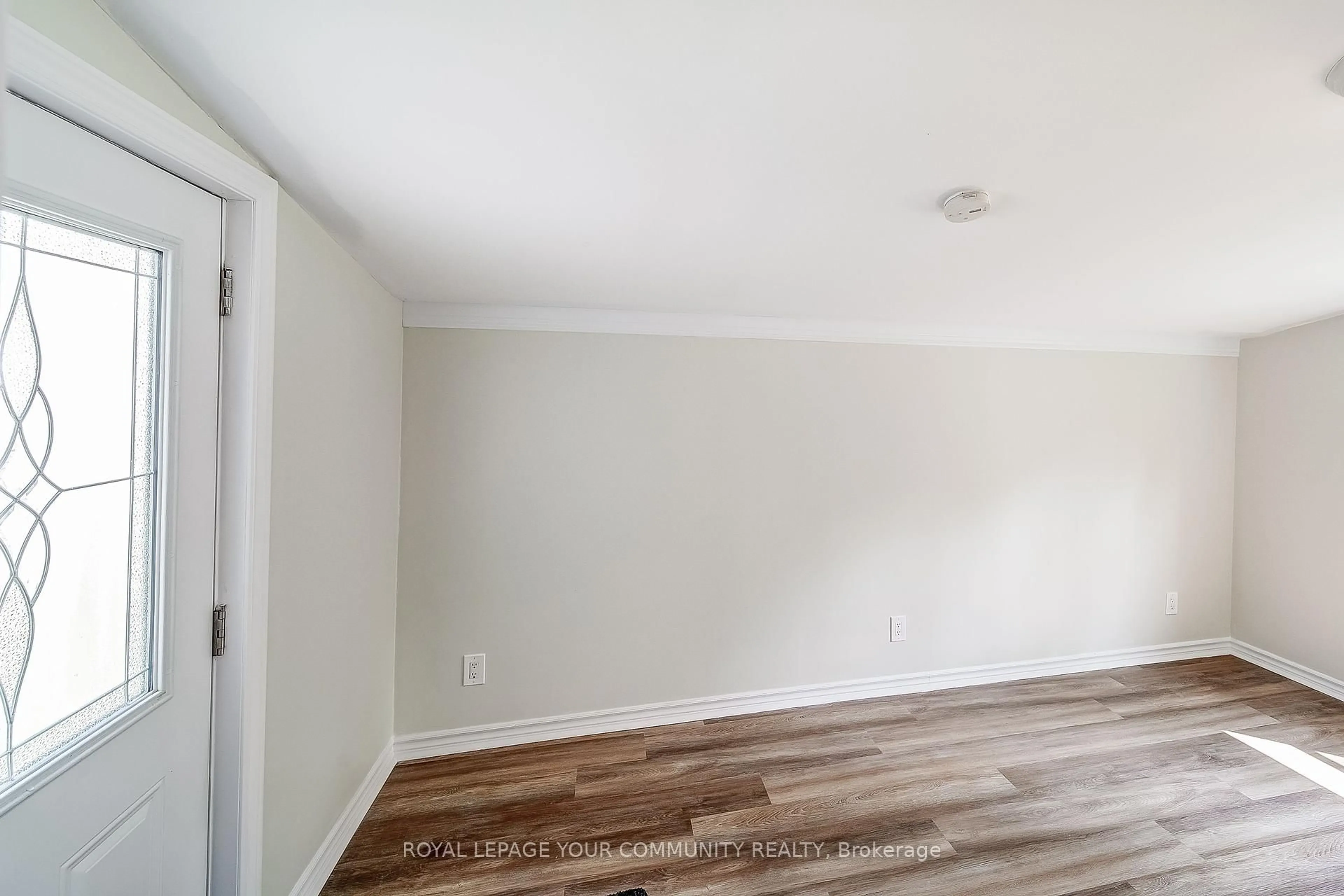 A pic of a room for 95 Dunkirk Ave, Georgina Ontario L0E 1R0