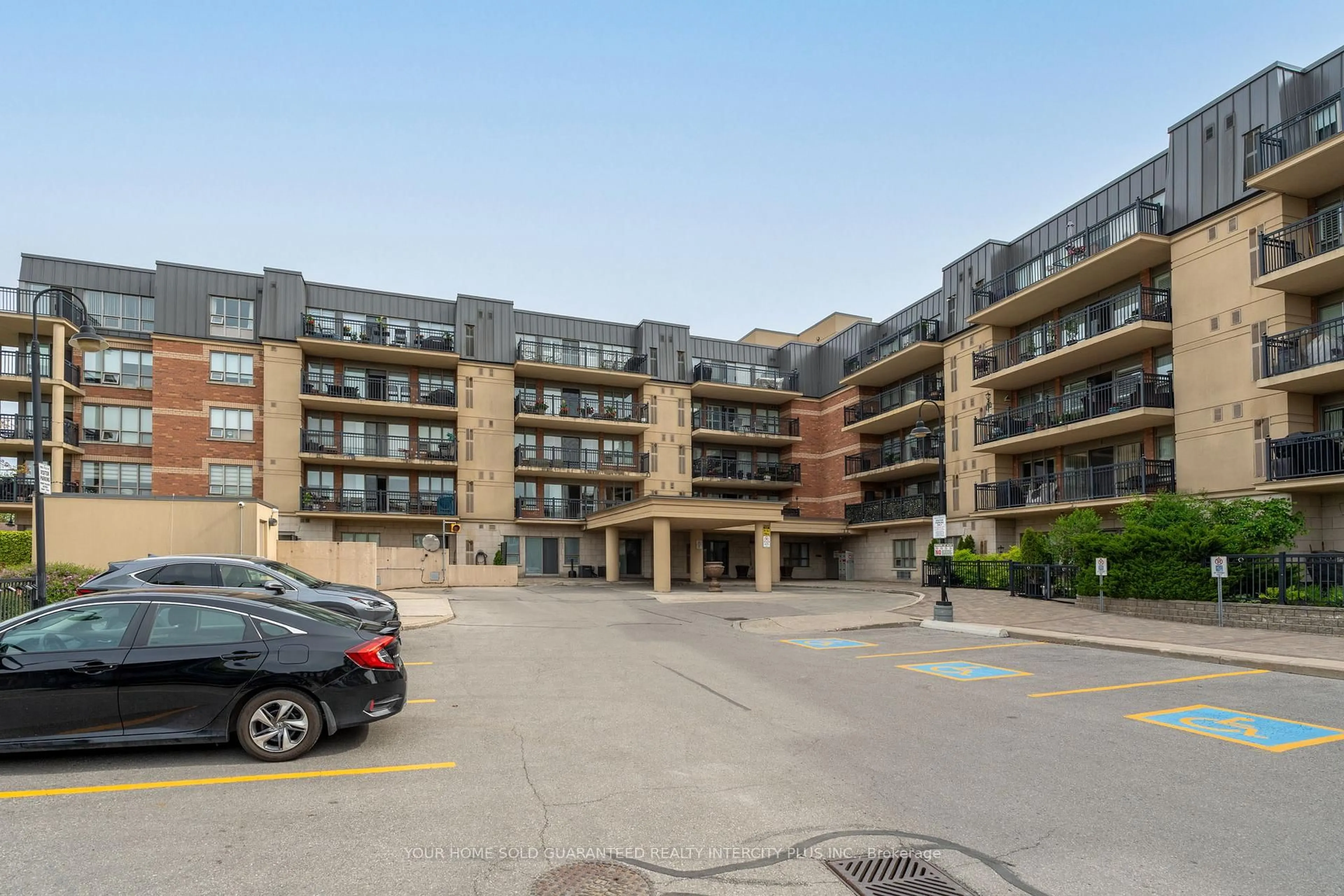 Patio, unknown for 8026 Kipling Ave #509, Vaughan Ontario L4L 2A1