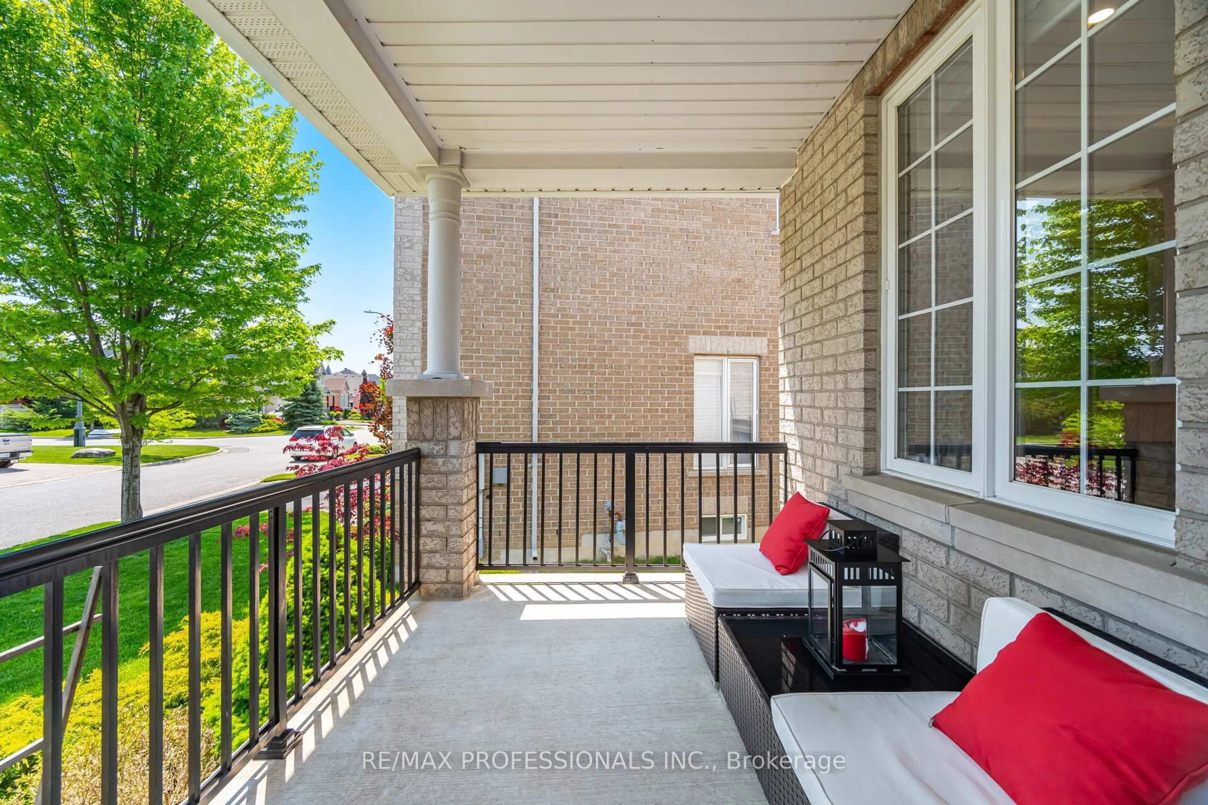 Patio, street for 60 Acqua Dr, Vaughan Ontario L4H 3K9