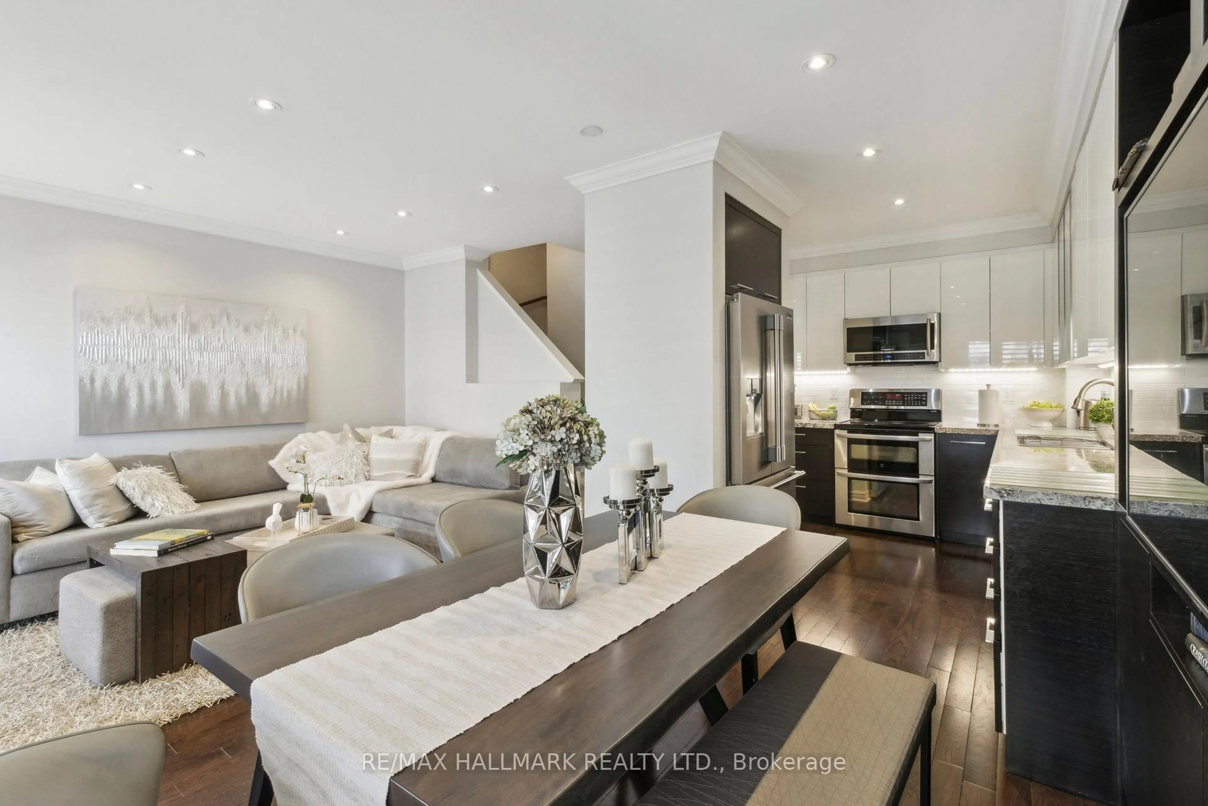 Open concept kitchen, unknown for 735 New Westminster Dr #4, Vaughan Ontario L4J 7Y9