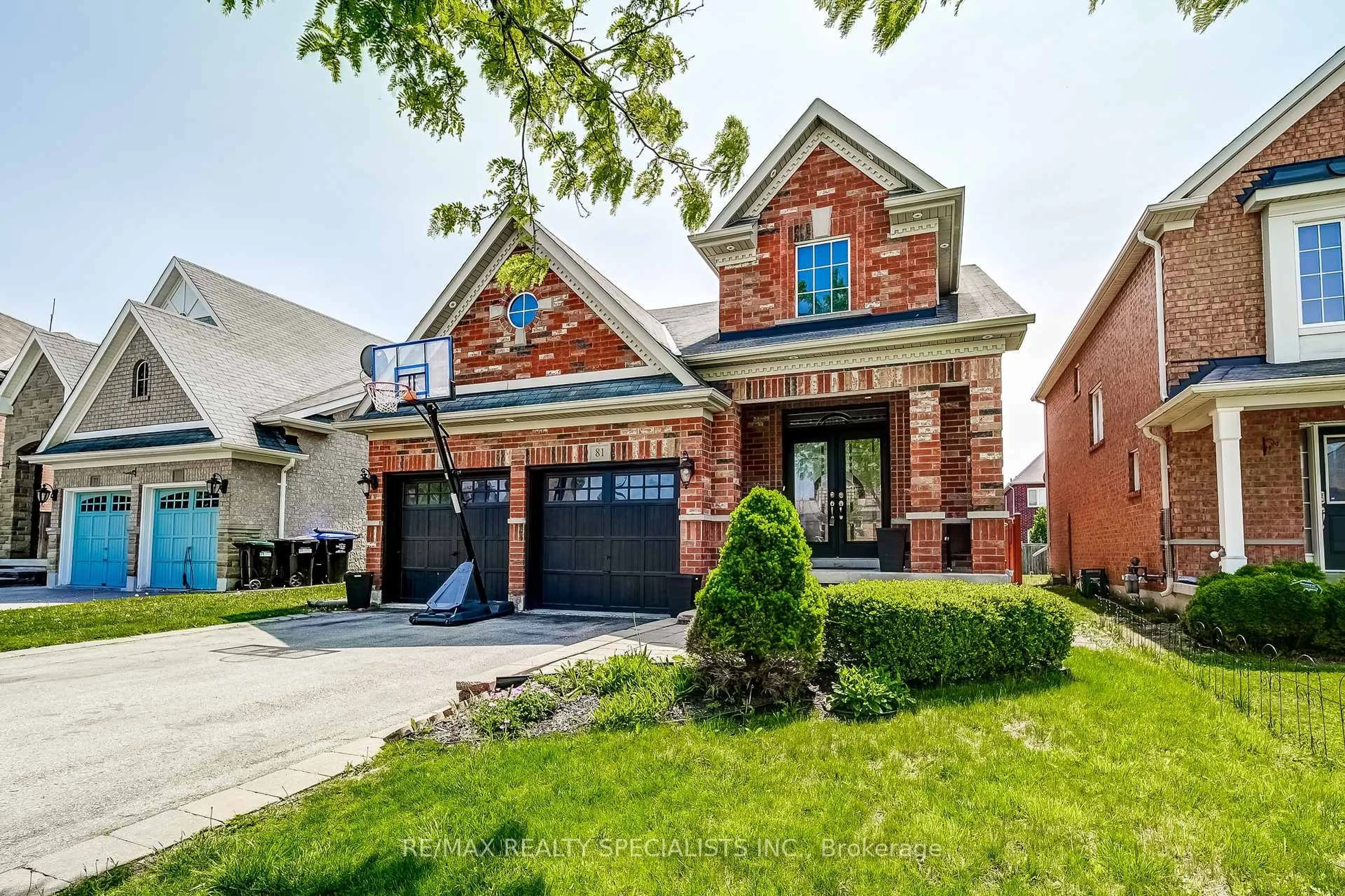 Home with brick exterior material, street for 81 Corwin Dr, Bradford West Gwillimbury Ontario L3Z 0E4