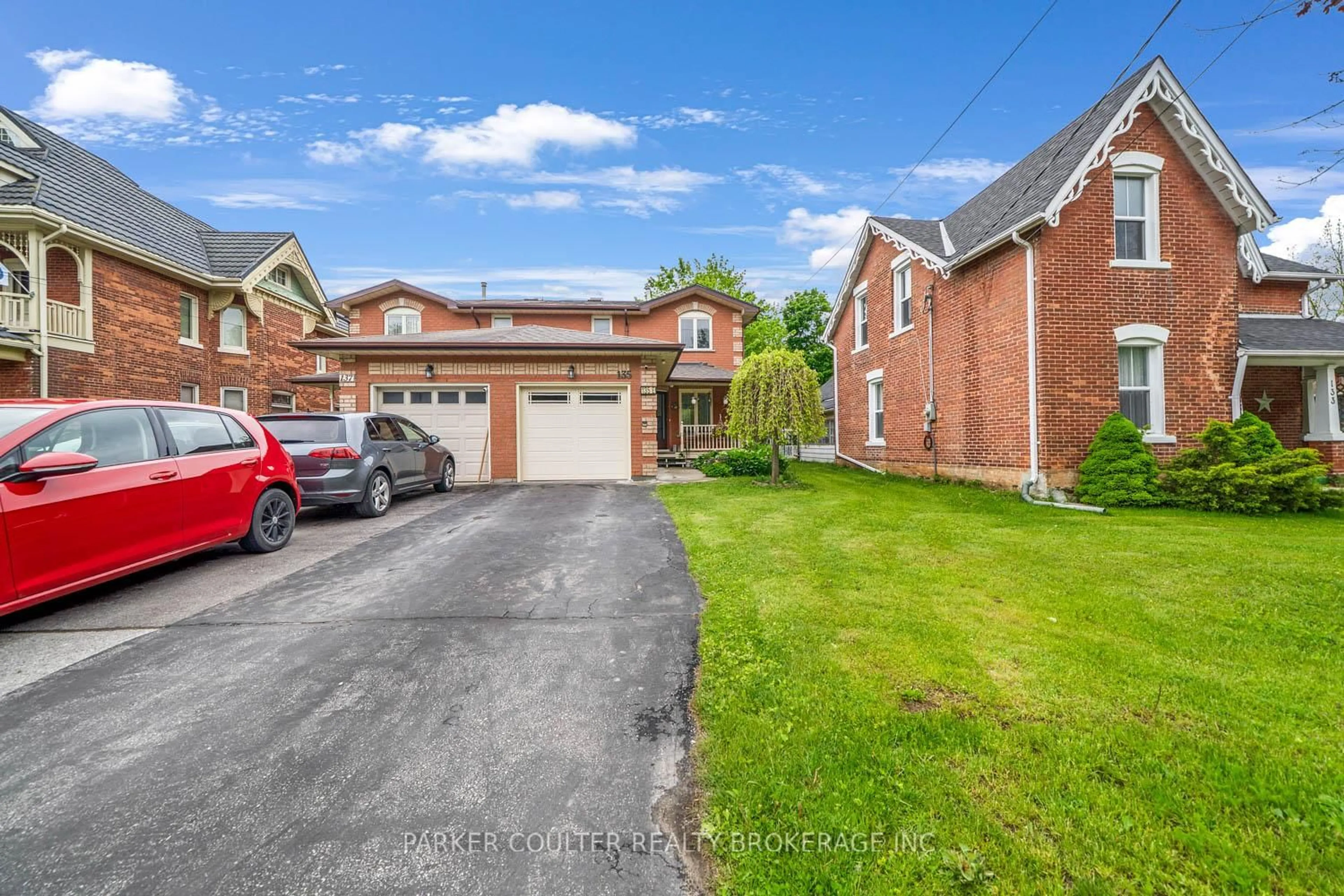 A pic from outside/outdoor area/front of a property/back of a property/a pic from drone, street for 135 Victoria St, New Tecumseth Ontario L9R 1G7