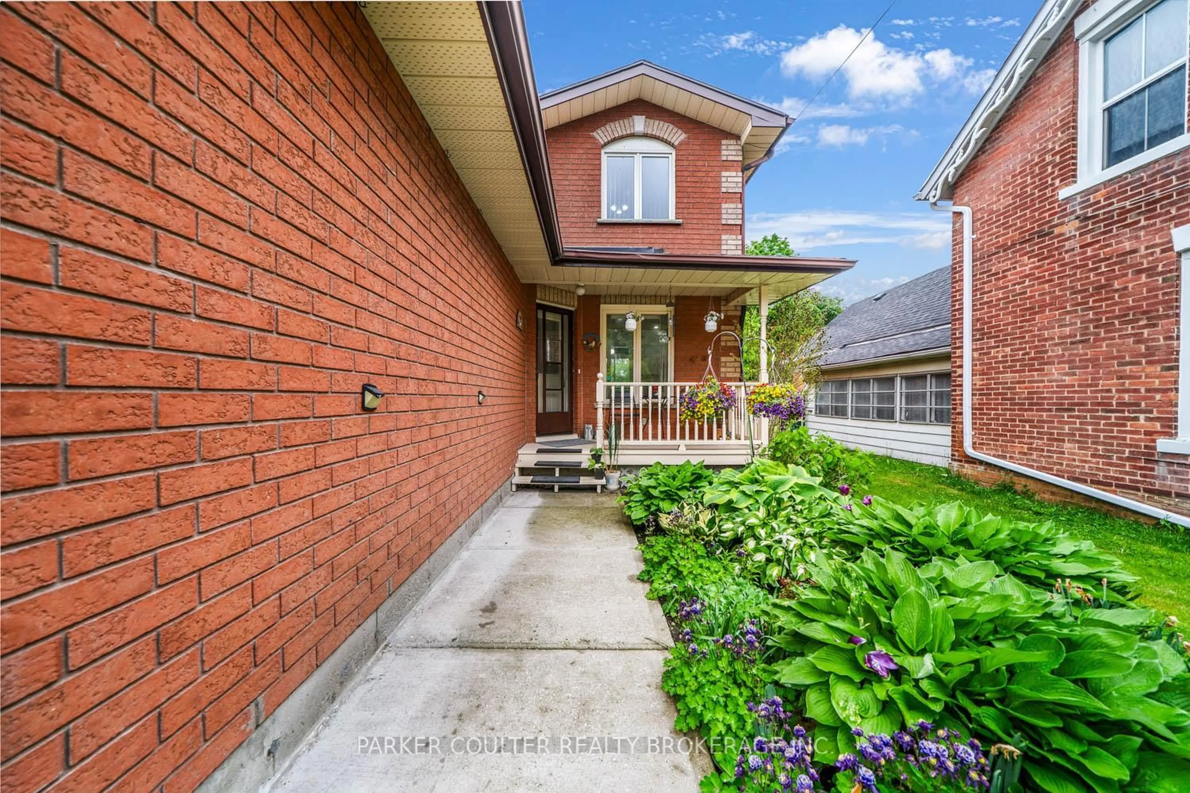 Home with brick exterior material, street for 135 Victoria St, New Tecumseth Ontario L9R 1G7