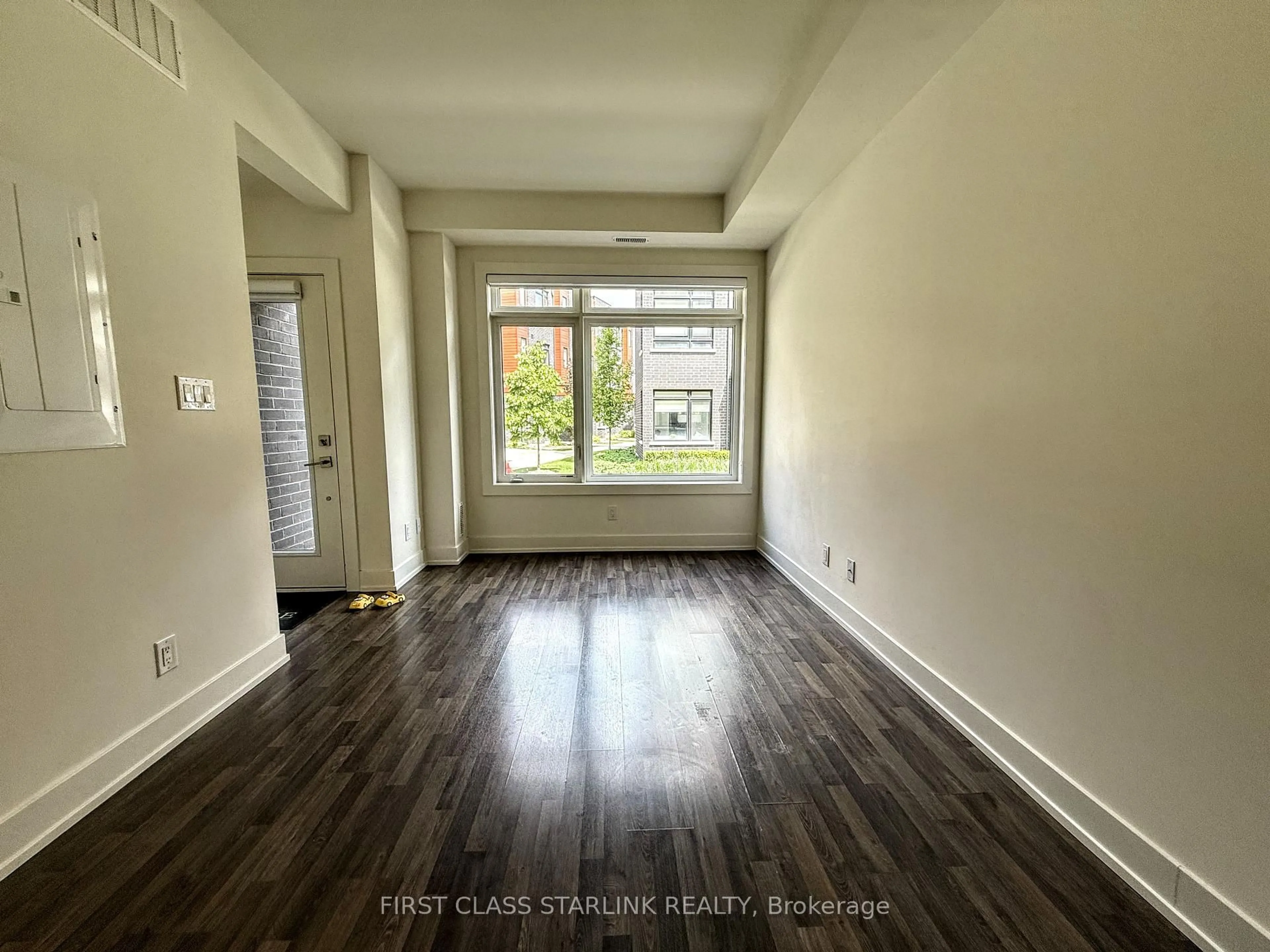 A pic of a room for 370C Red Maple Rd #69, Richmond Hill Ontario L4C 6P5
