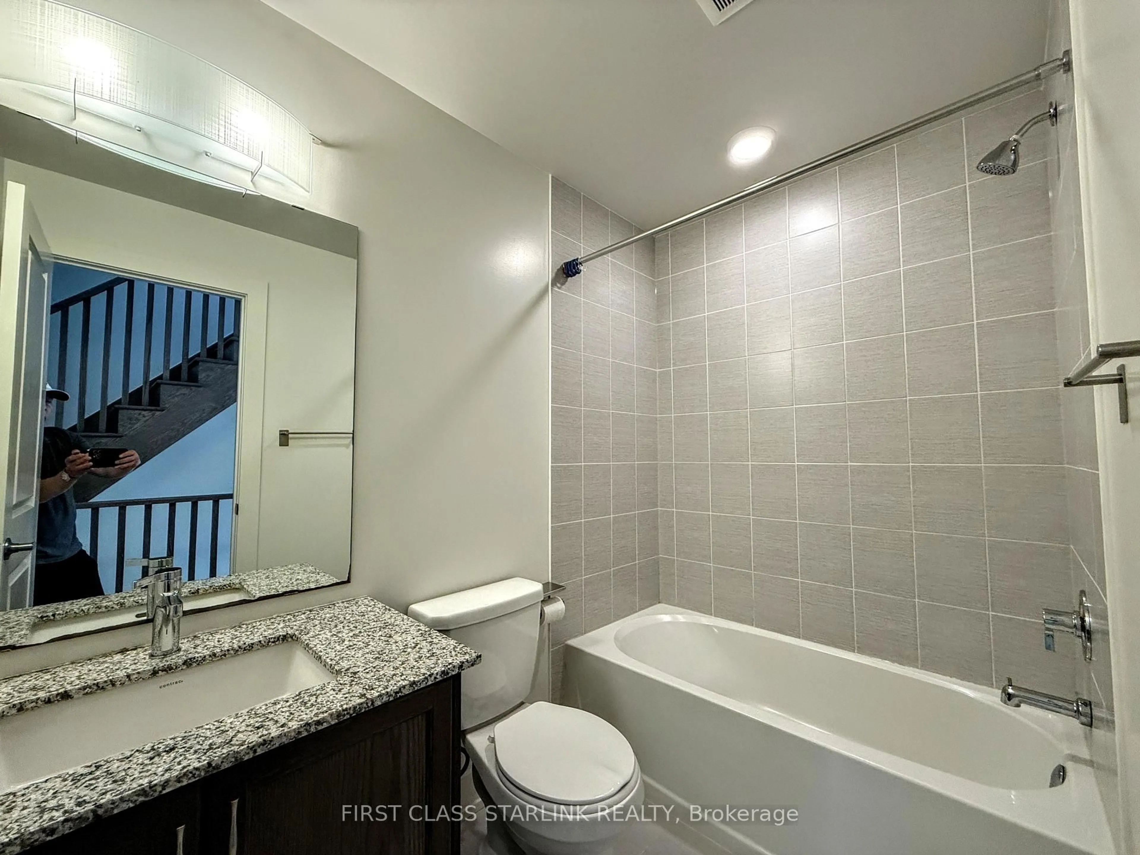 Standard bathroom, ceramic/tile floor for 370C Red Maple Rd #69, Richmond Hill Ontario L4C 6P5