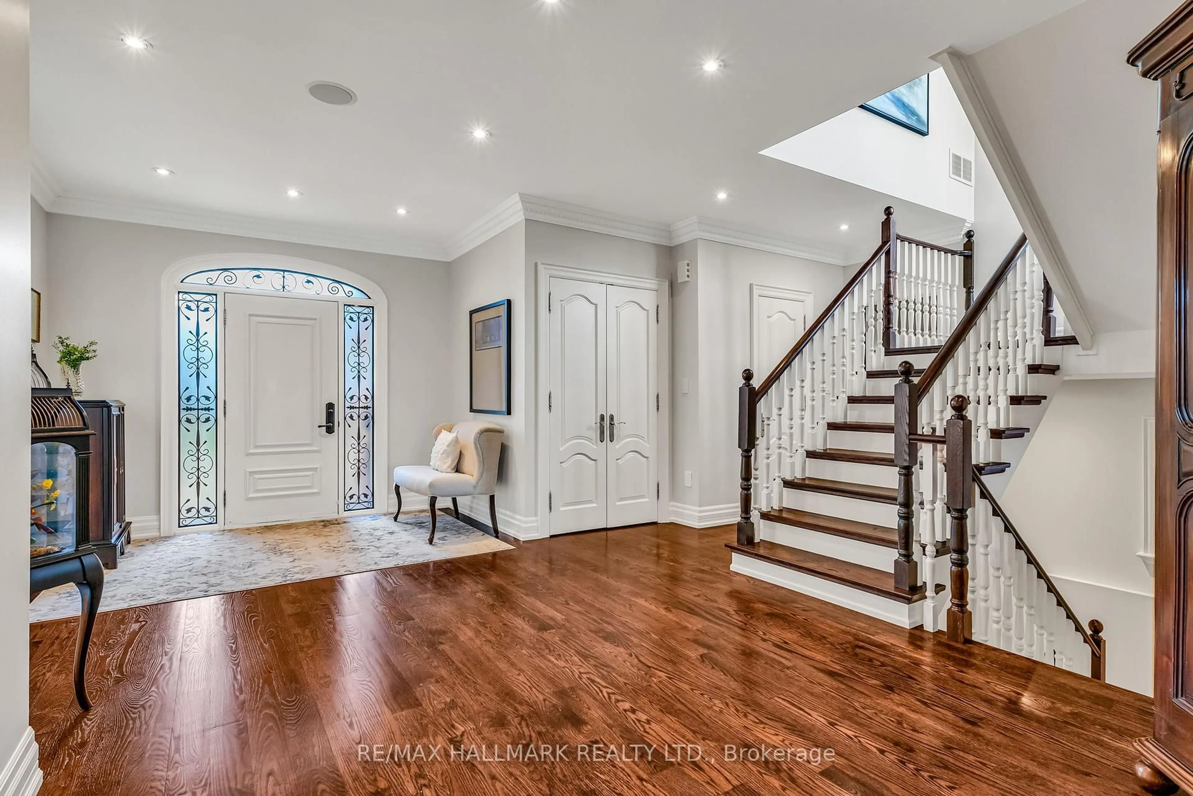 Indoor entryway for 61 Alpha Crt, Vaughan Ontario L4L 8Y2