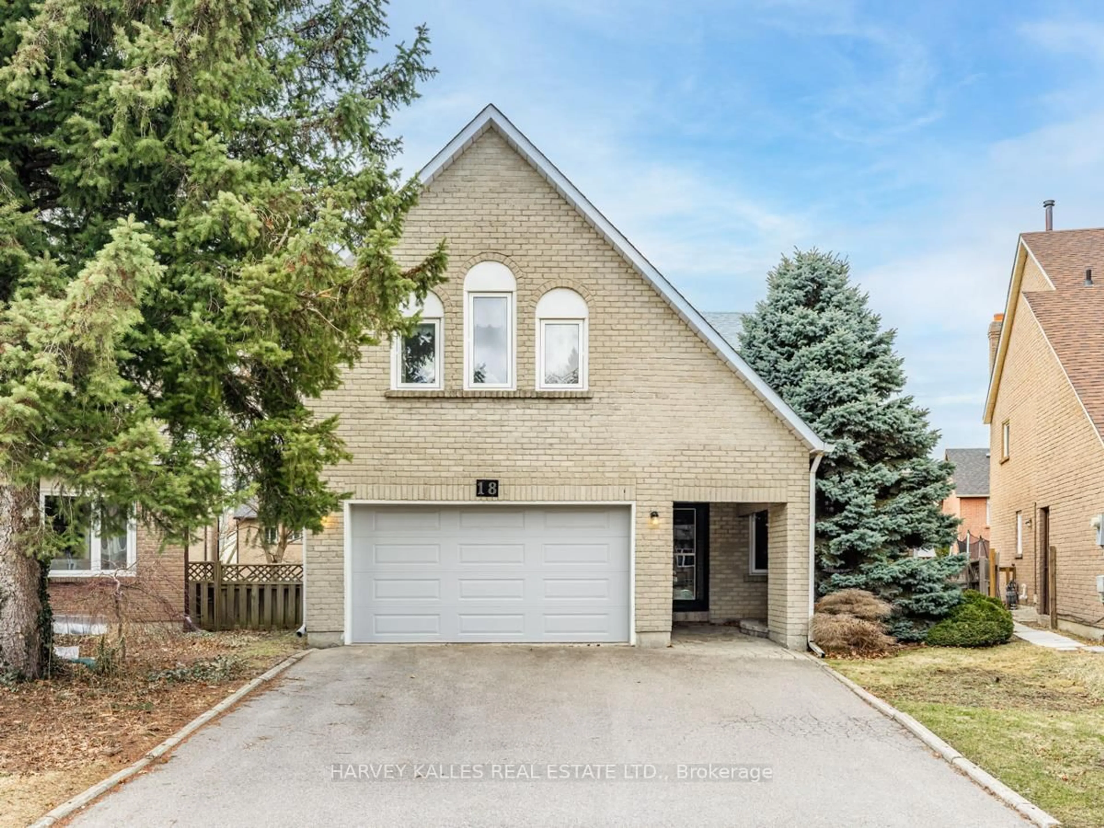 Home with brick exterior material, street for 18 Finlayson Crt, Vaughan Ontario L4J 3B8