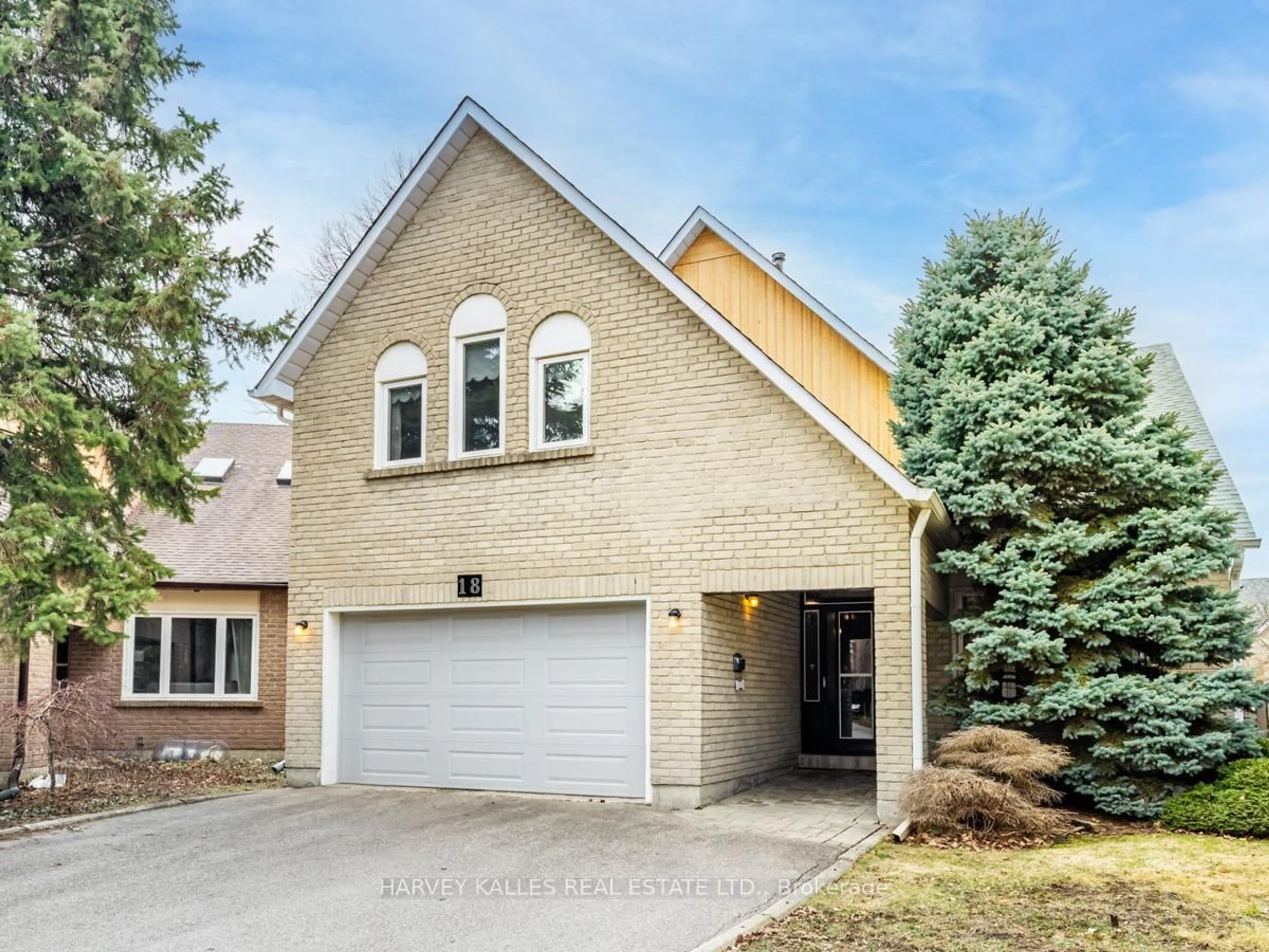Home with brick exterior material, street for 18 Finlayson Crt, Vaughan Ontario L4J 3B8