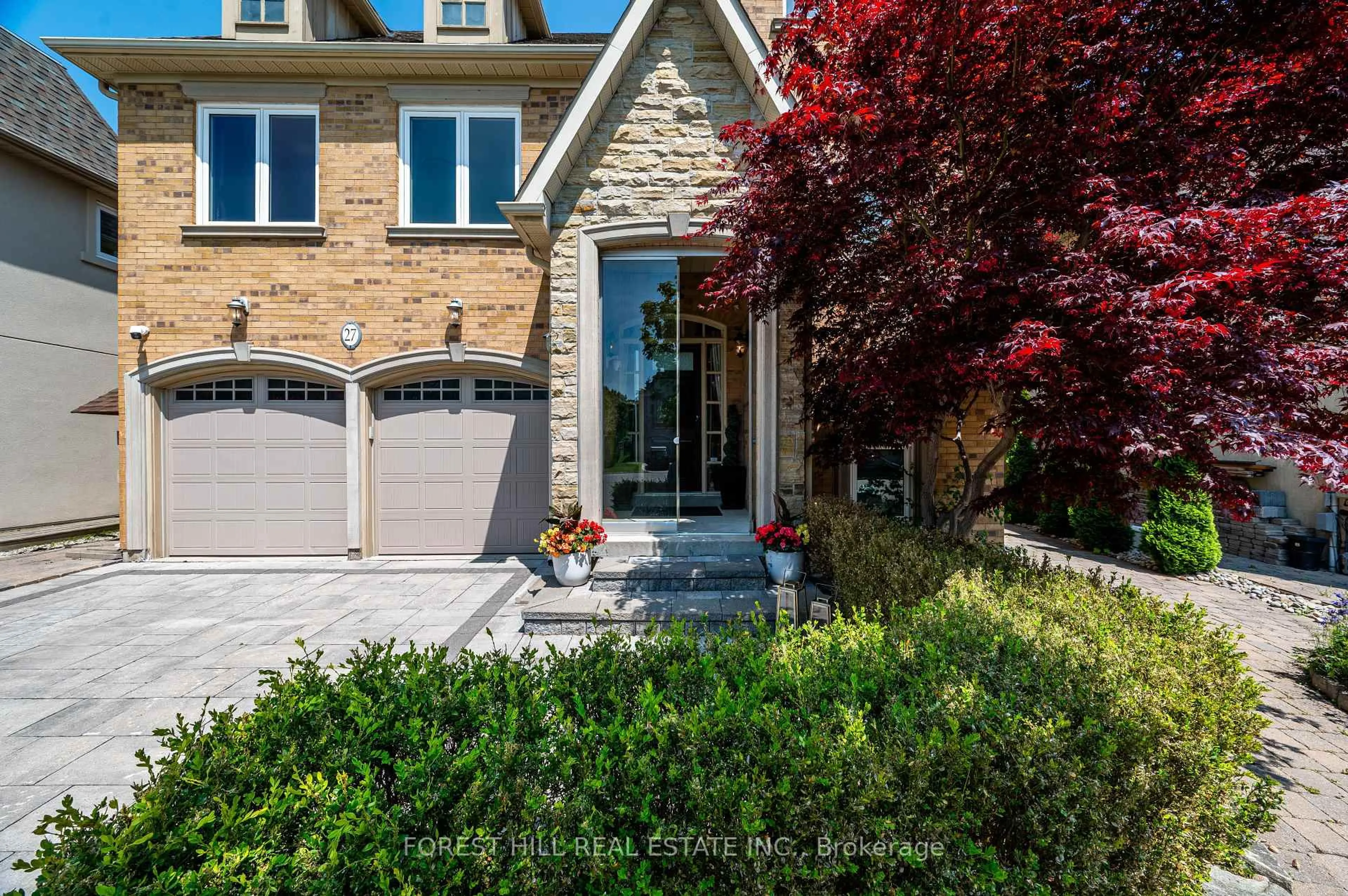 Home with brick exterior material, street for 27 Ormsby Crt, Richmond Hill Ontario L4B 4P8