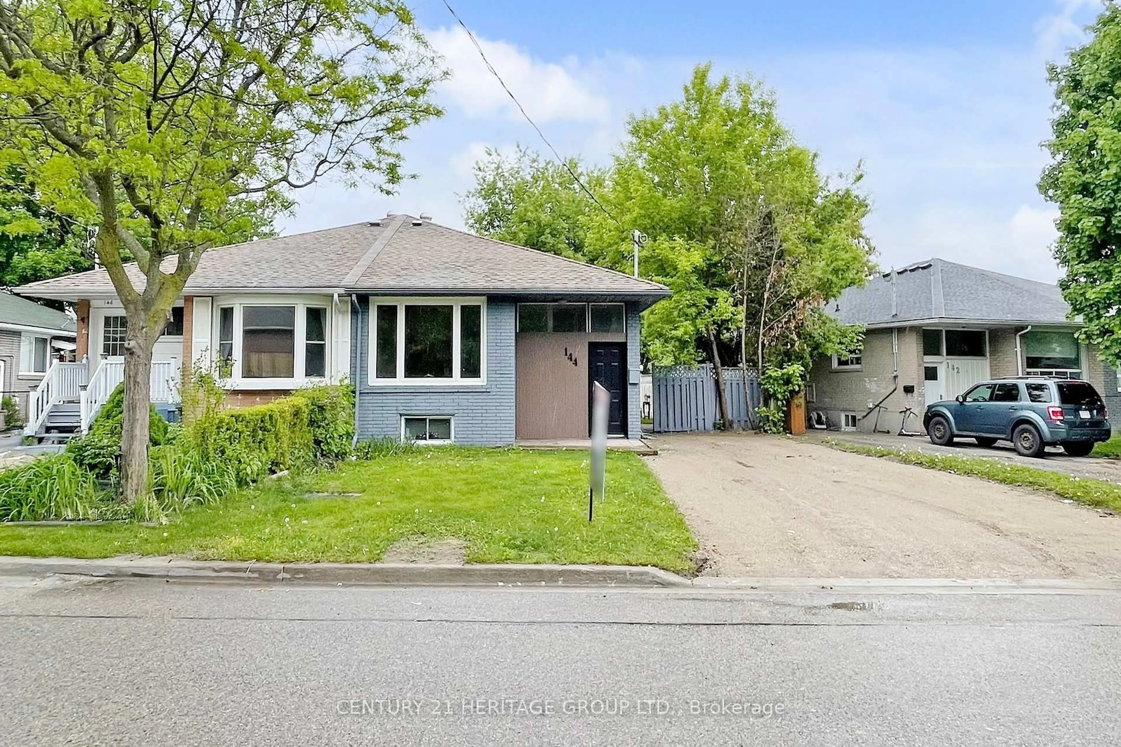Unknown for 144 Maurice Crt, Newmarket Ontario L3Y 2W2