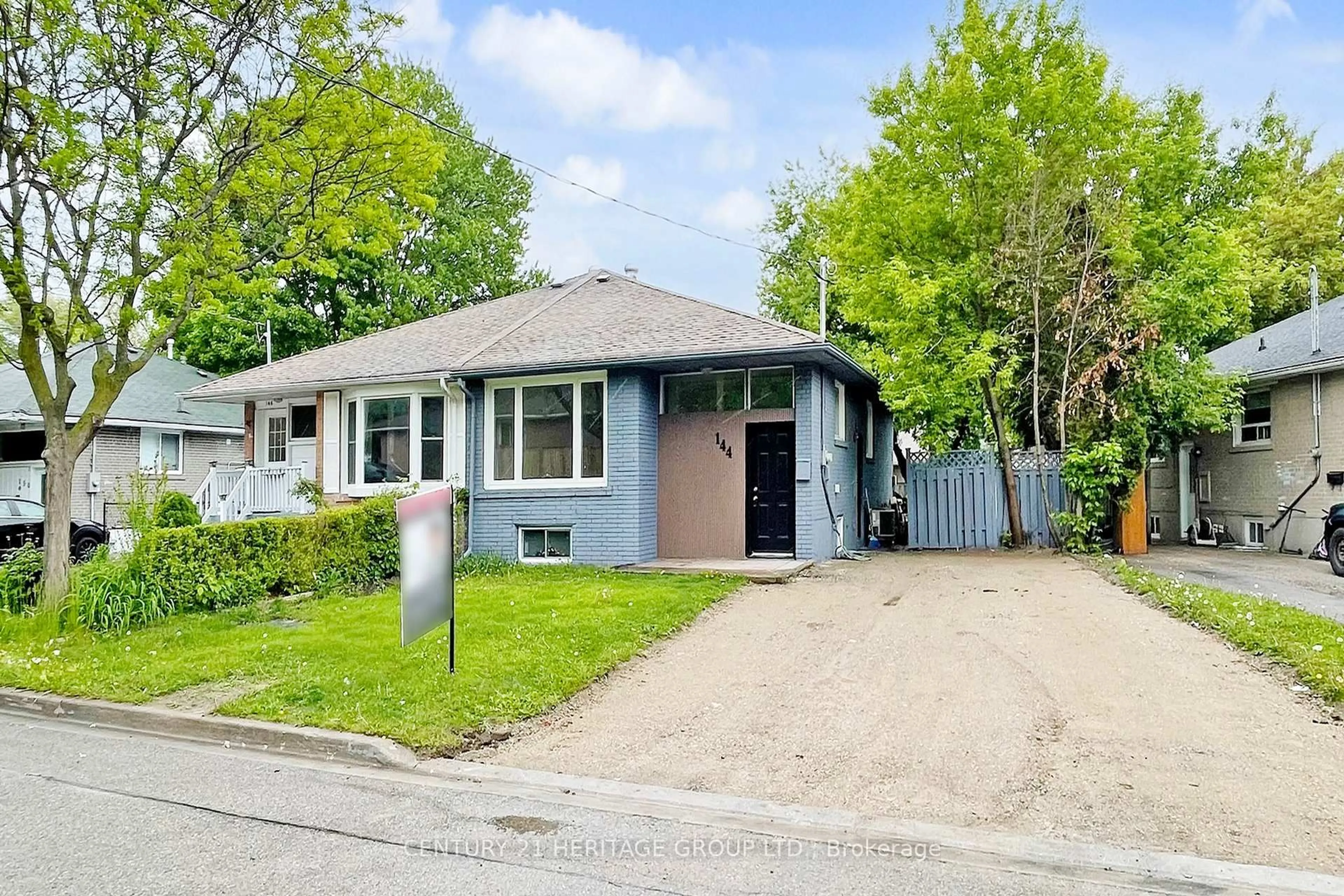 Unknown for 144 Maurice Crt, Newmarket Ontario L3Y 2W2