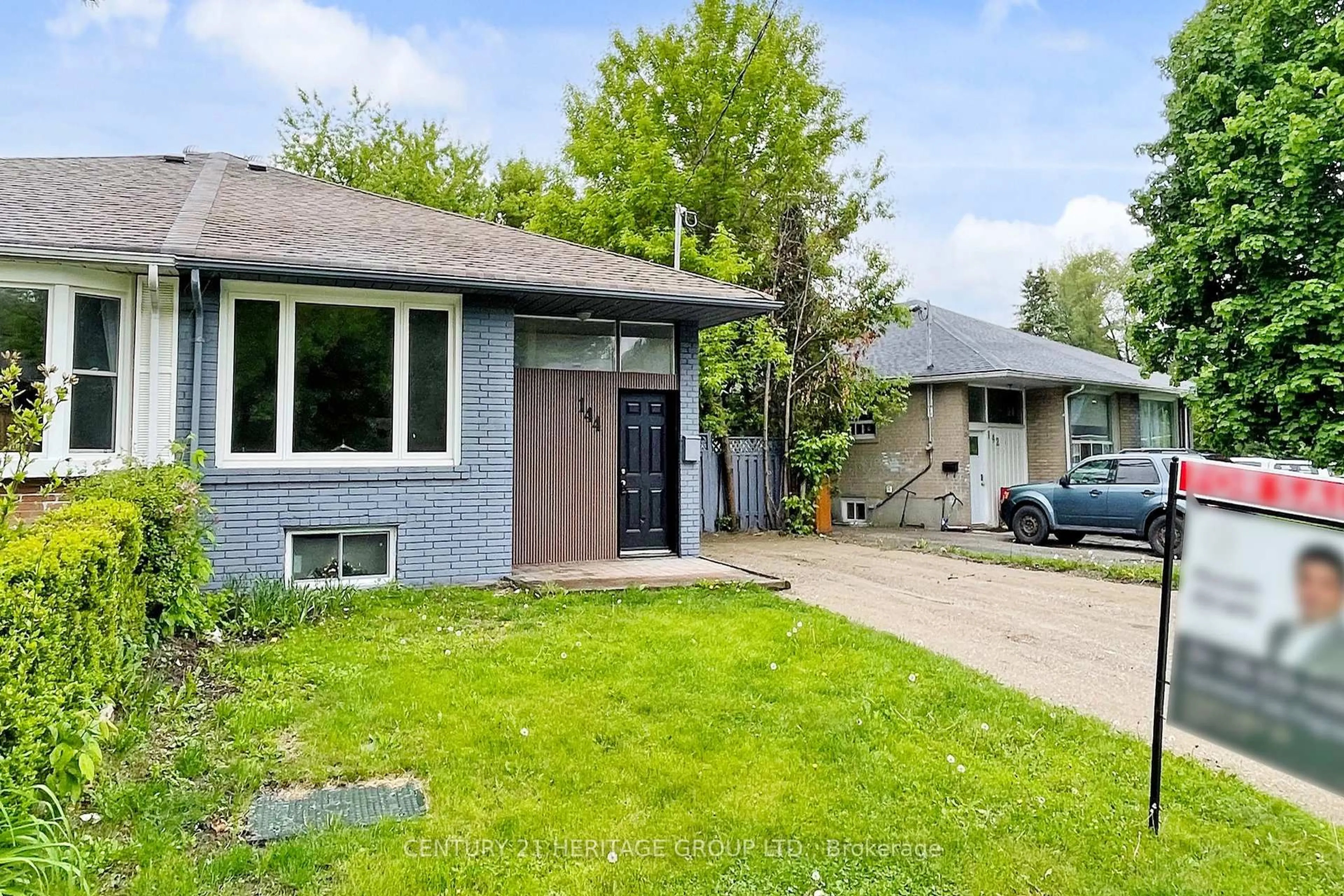 Unknown for 144 Maurice Crt, Newmarket Ontario L3Y 2W2