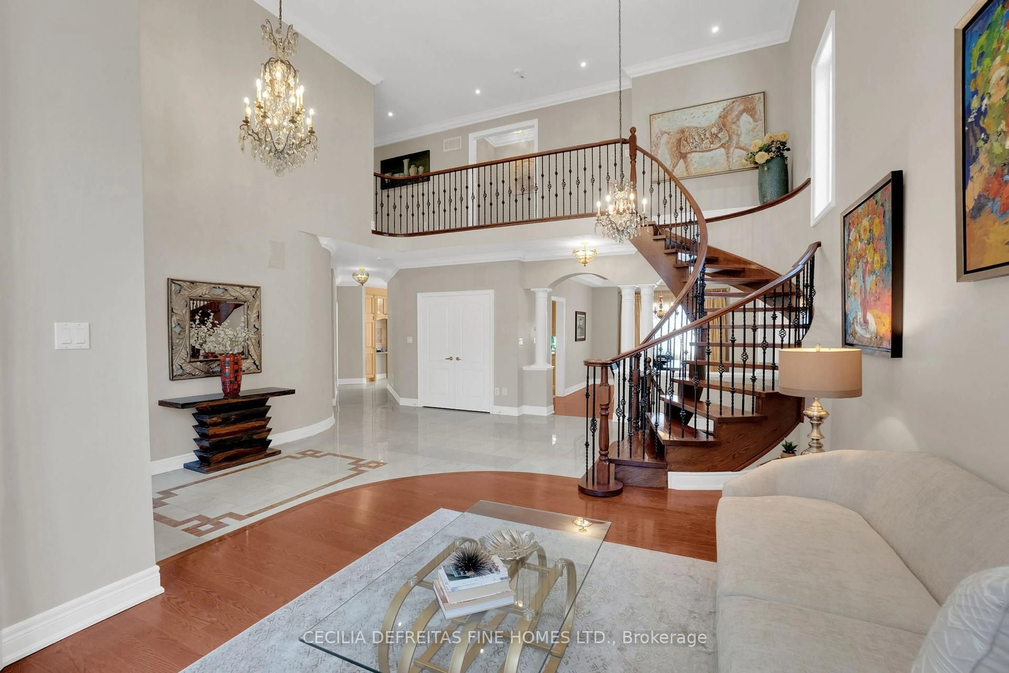 Indoor foyer for 173 Polo Cres, Vaughan Ontario L4L 8W7