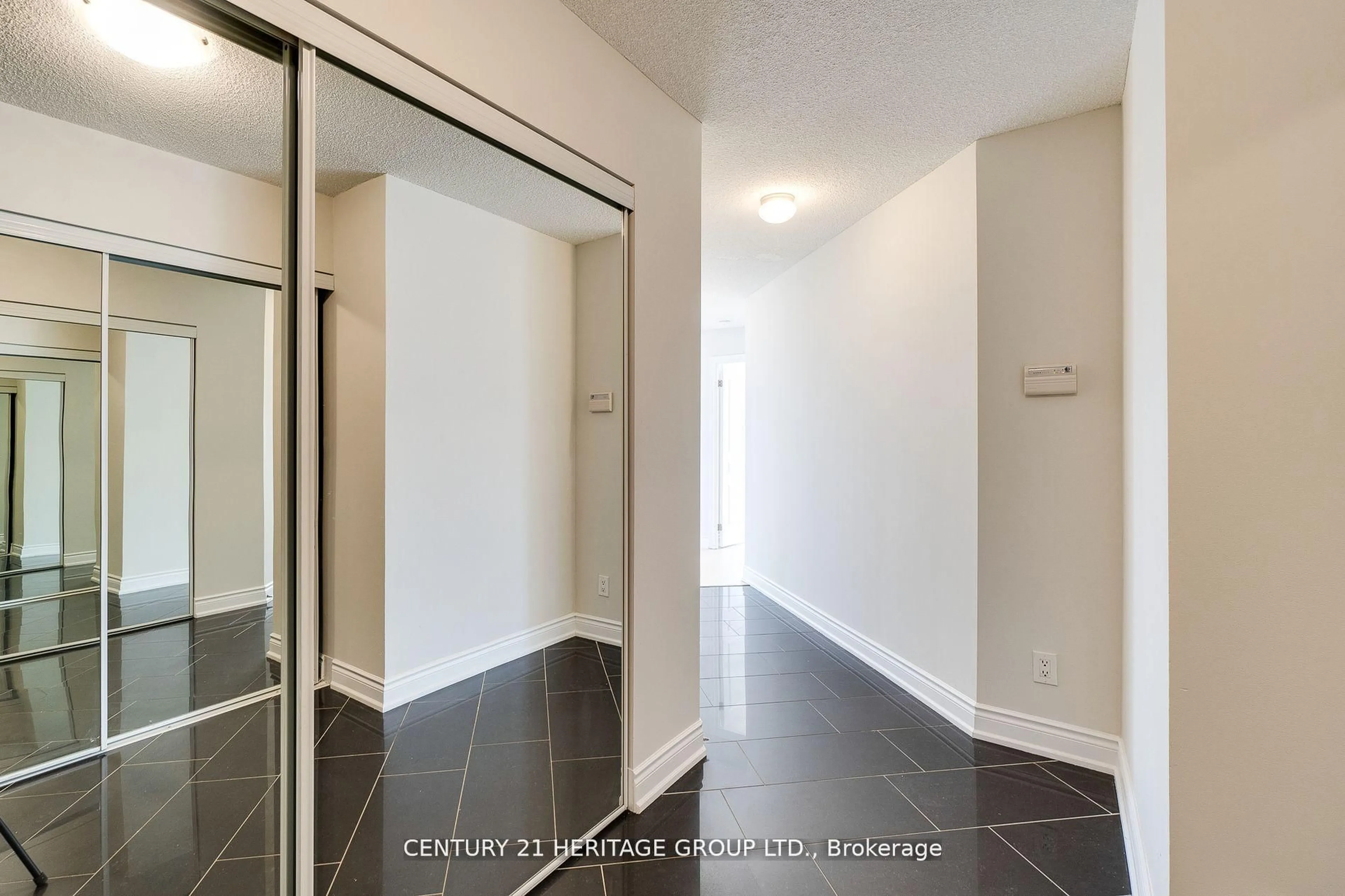 Indoor entryway for 7 North Park Rd #709, Vaughan Ontario L4J 0C9