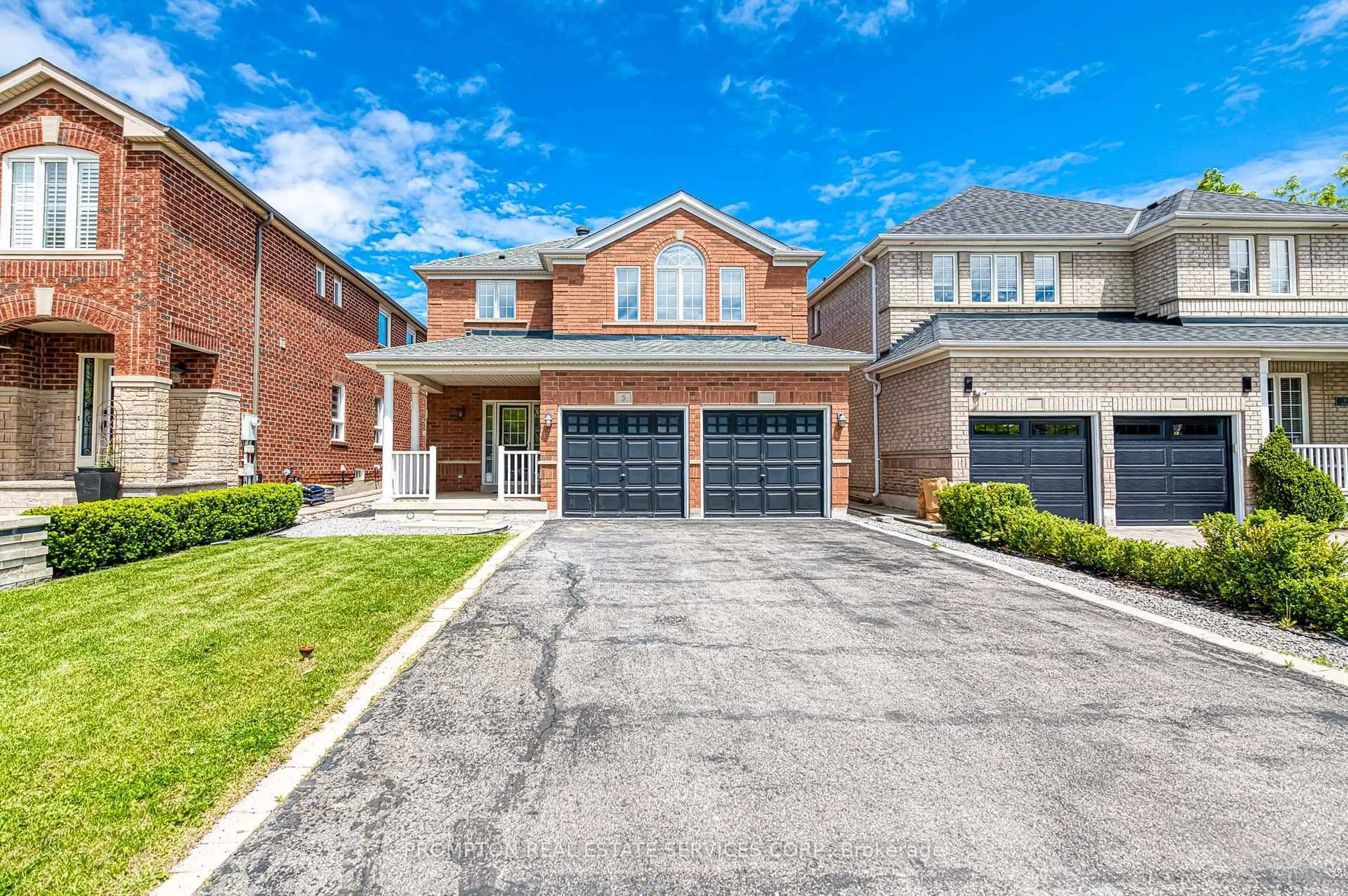 Home with brick exterior material, street for 5 Casemount St, Aurora Ontario L4G 7V6