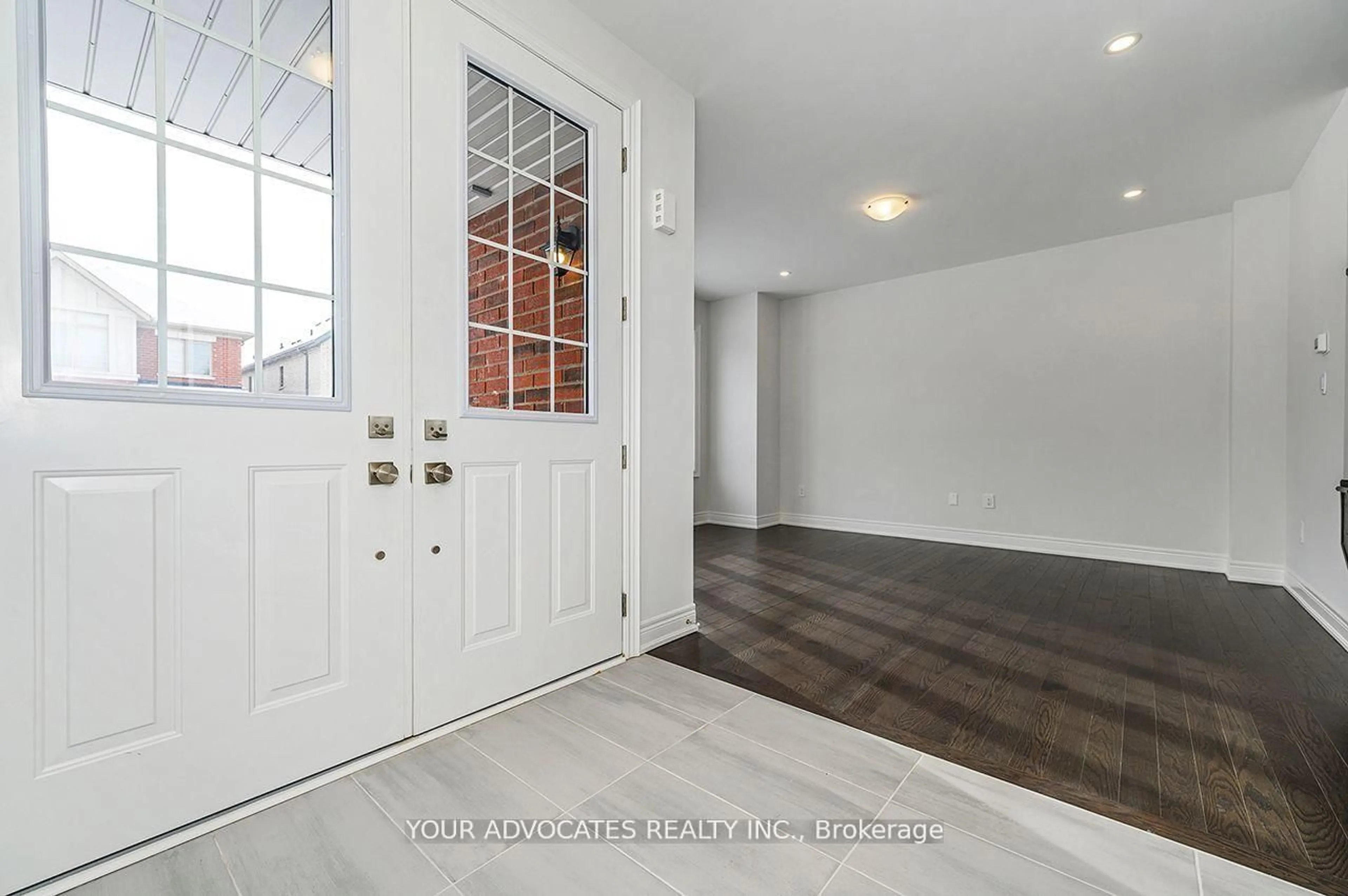 Indoor entryway for 12 Jack Carson Dr, Markham Ontario L6B 0A8