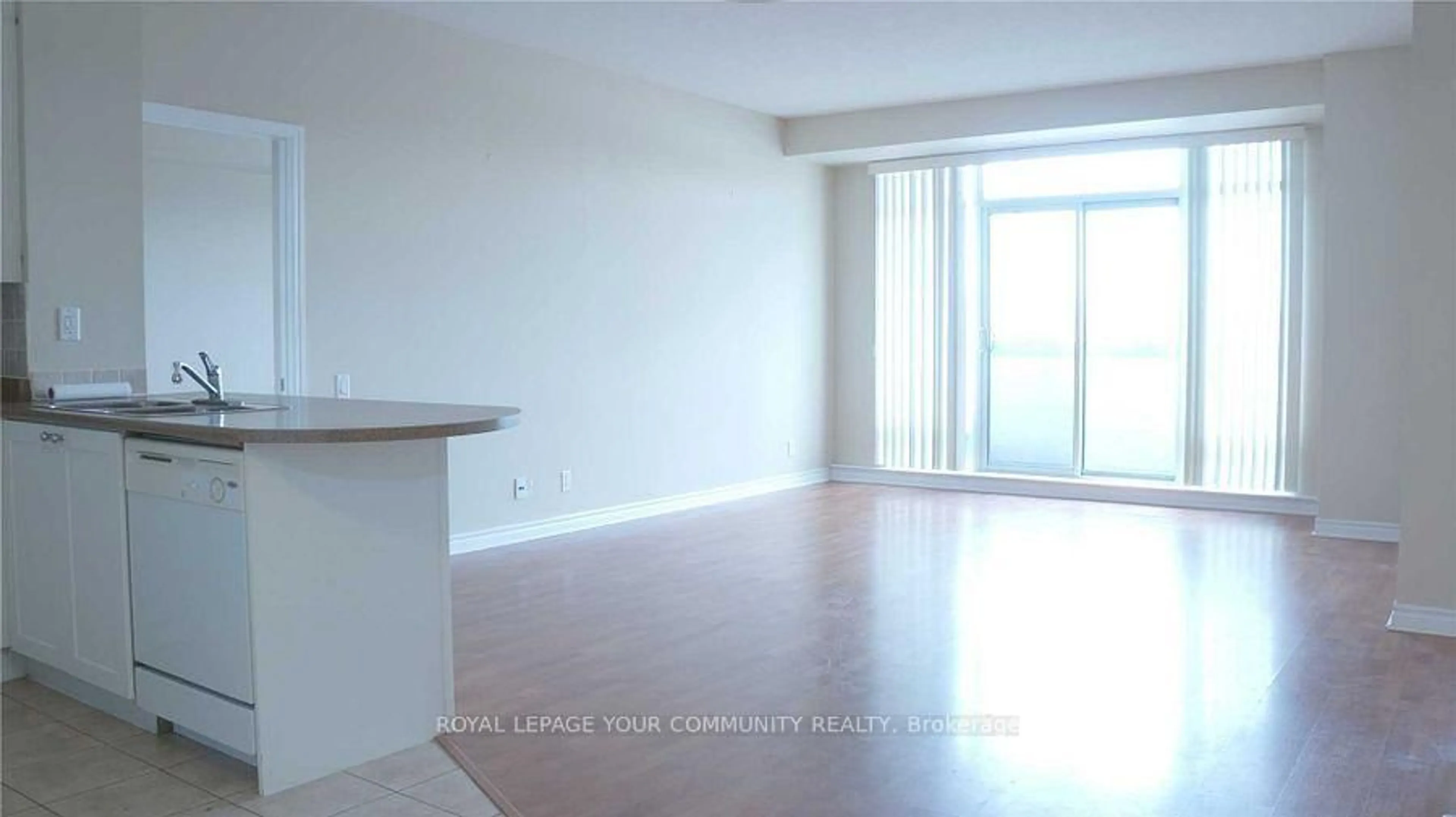 A pic of a room for 11121 Yonge St #208, Richmond Hill Ontario L4C 0S7