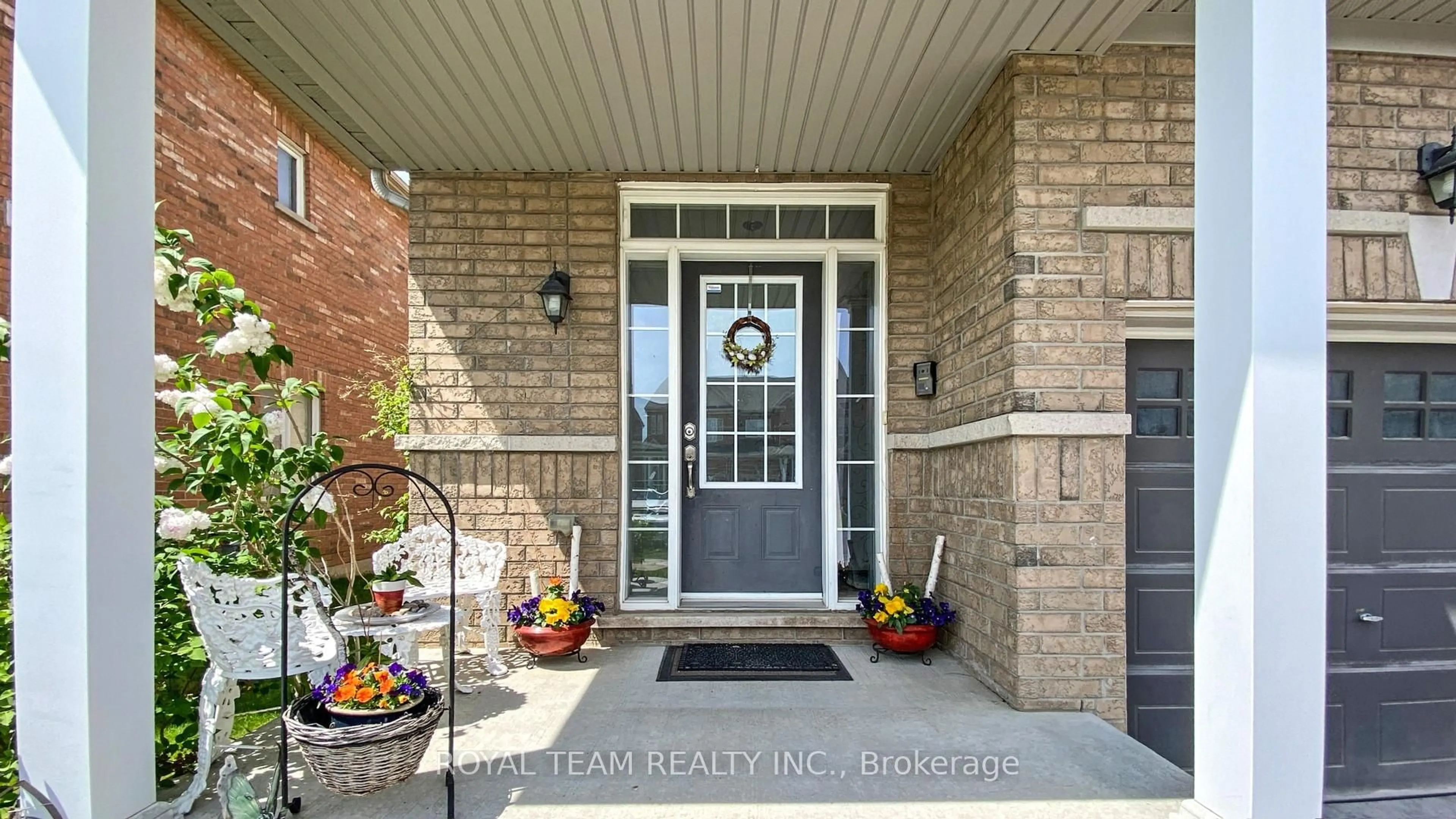 Indoor entryway for 12 Luisa St, Bradford West Gwillimbury Ontario L3Z 0P2