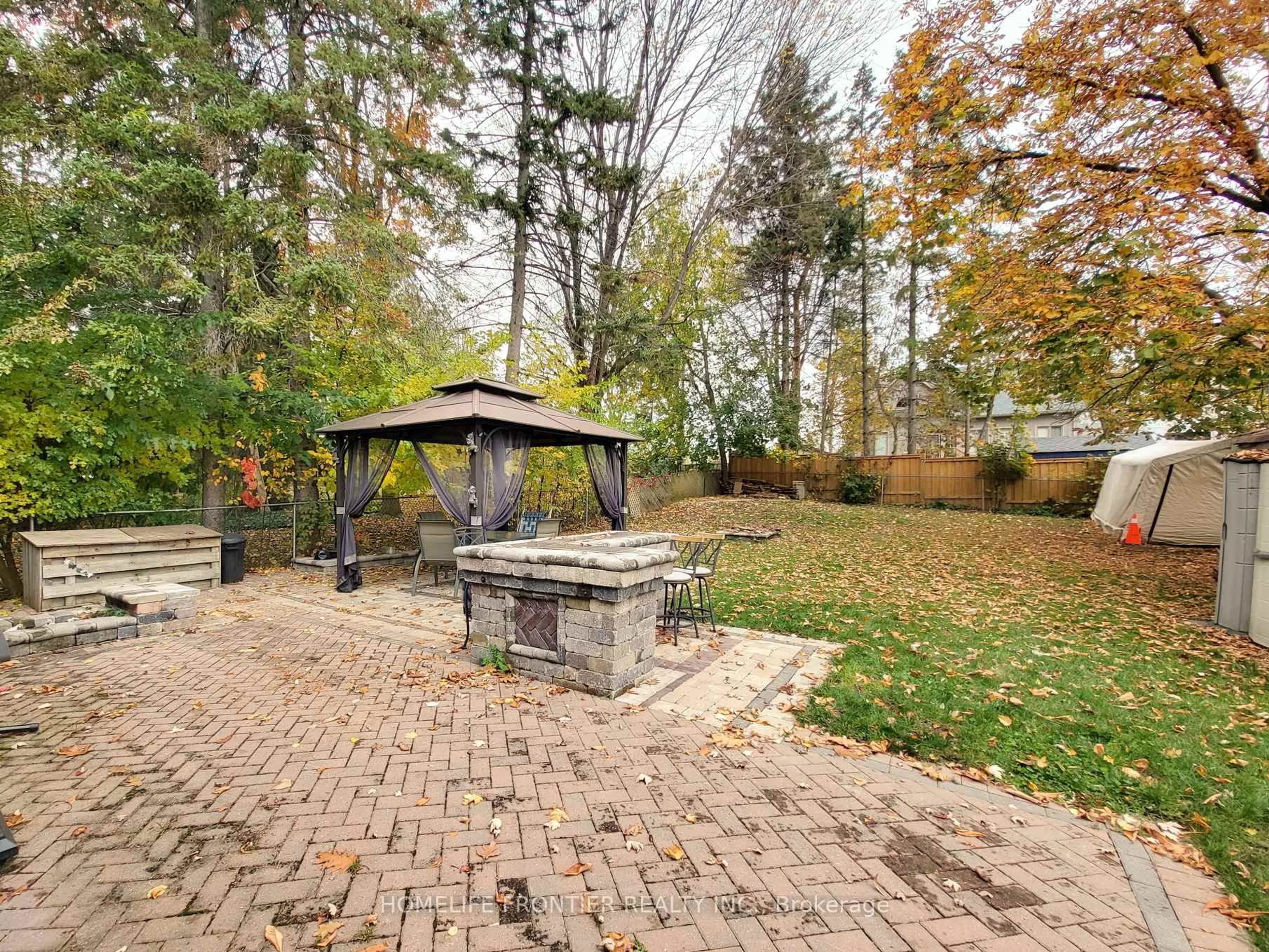 Patio, forest/trees view for 304 Old Homestead Rd, Georgina Ontario L4P 1E7