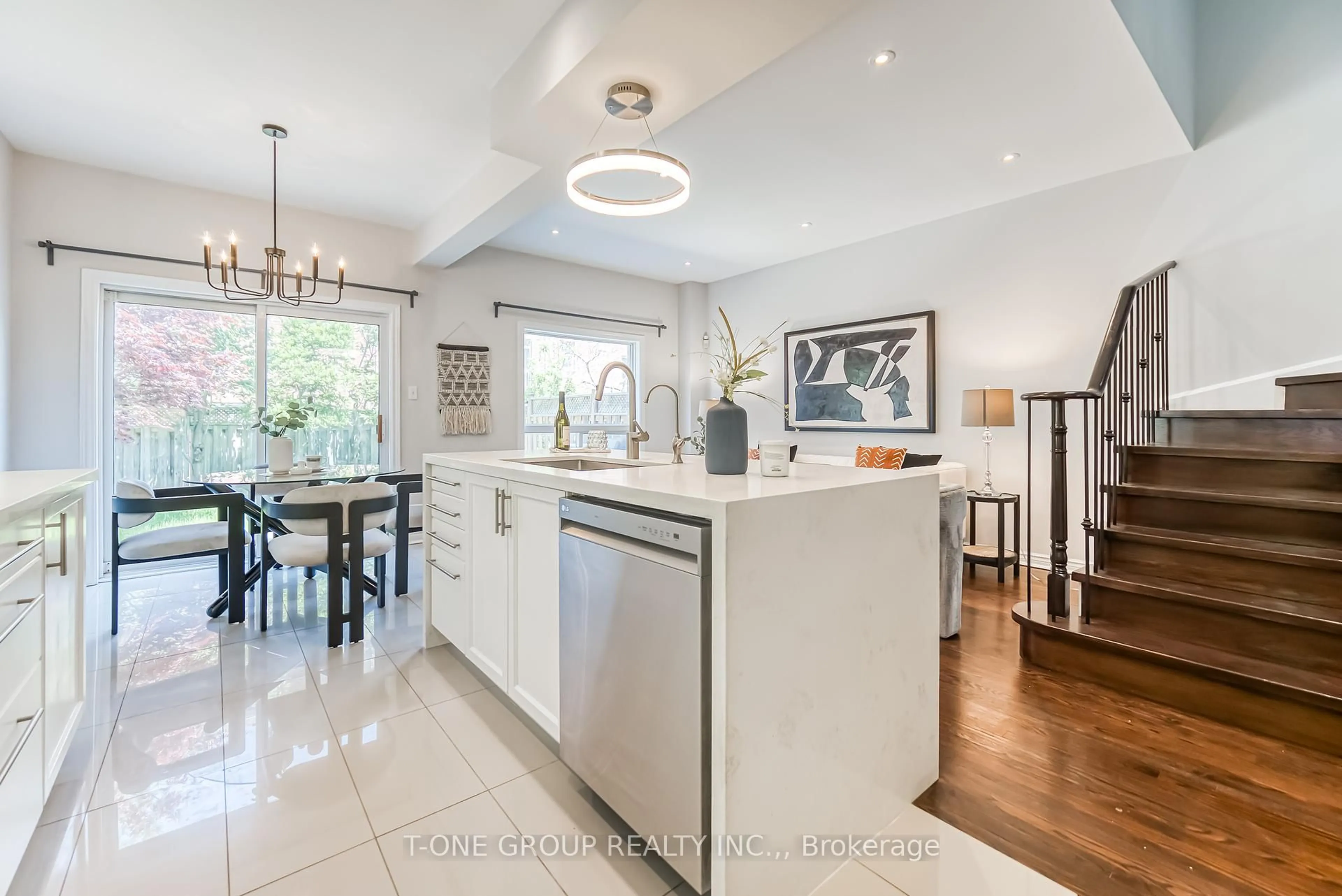 Contemporary kitchen, ceramic/tile floor for 8 Firwood Dr, Richmond Hill Ontario L4S 1Z9