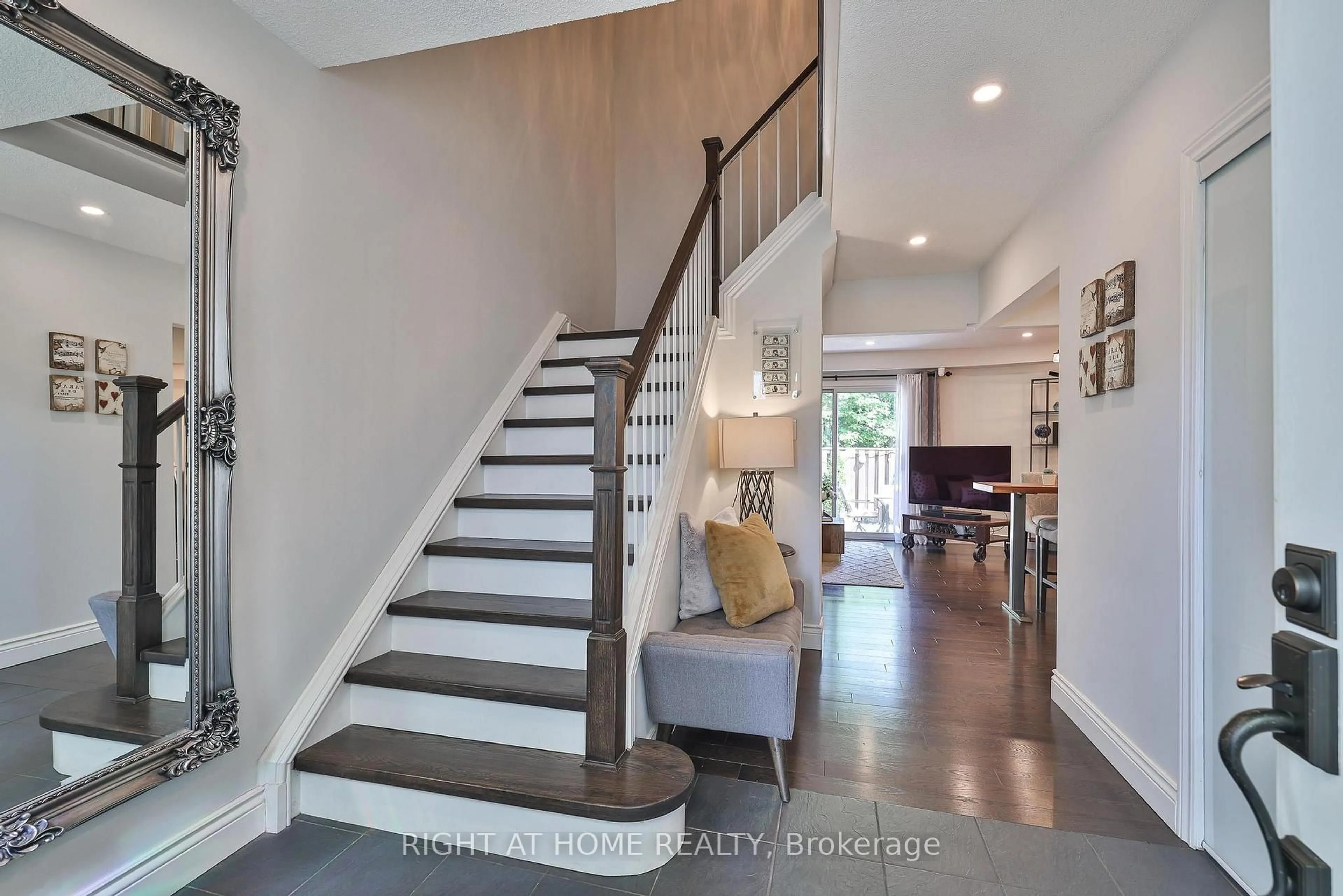 Indoor entryway for 48 Porterfield Cres, Markham Ontario L3T 4S7