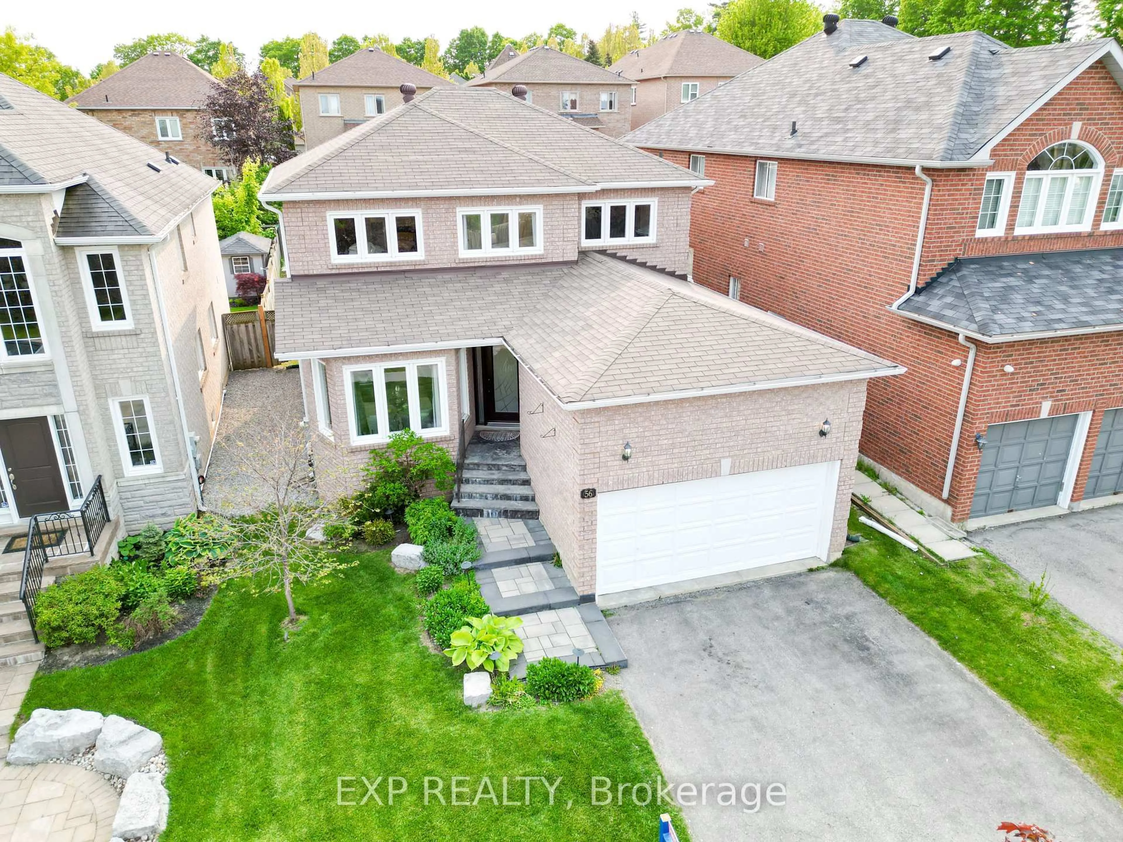 A pic from outside/outdoor area/front of a property/back of a property/a pic from drone, street for 56 Casa Grande St, Richmond Hill Ontario L4S 1R1