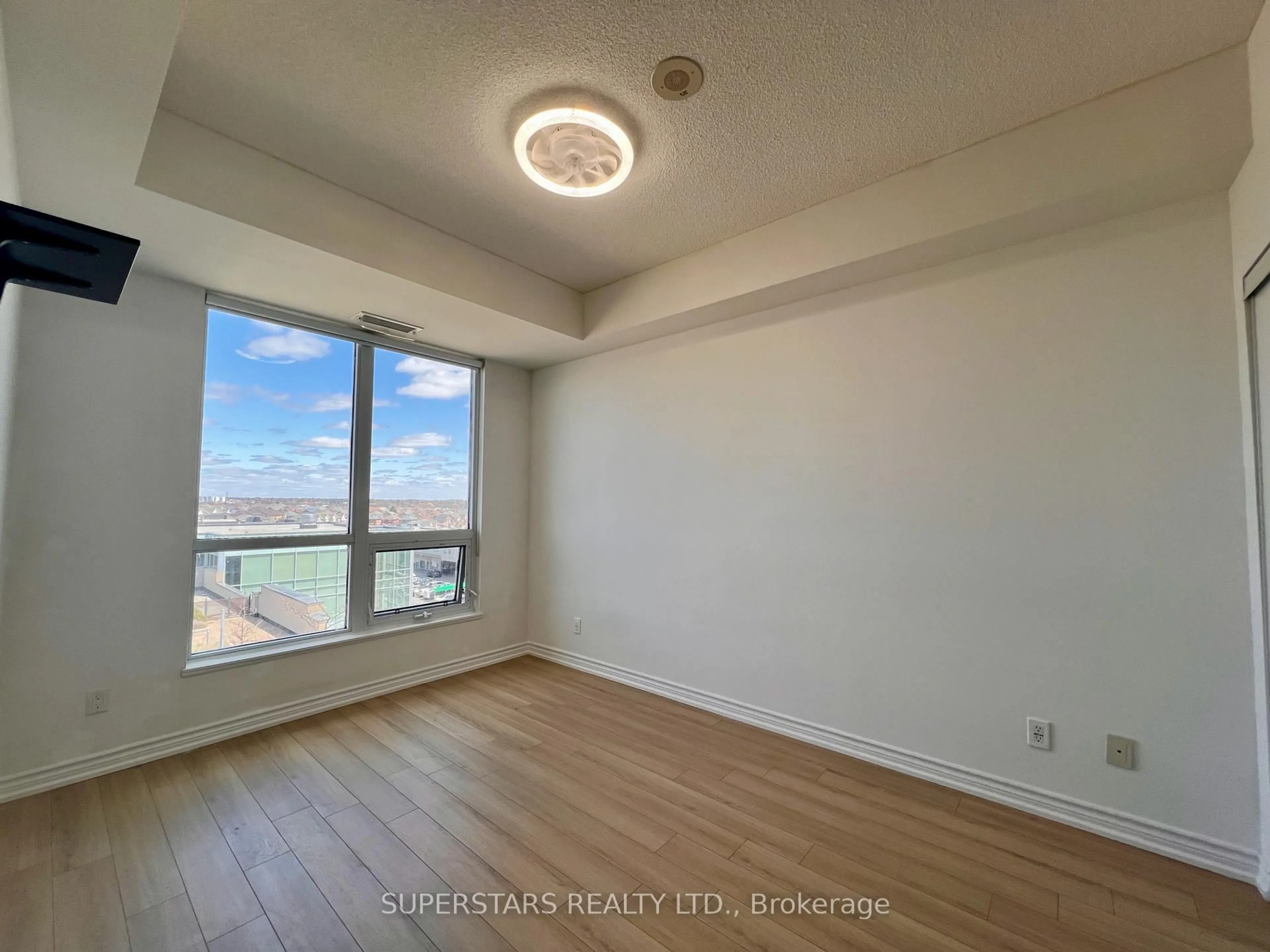 A pic of a room for 8323 Kennedy Rd #725, Markham Ontario L3R 5W7