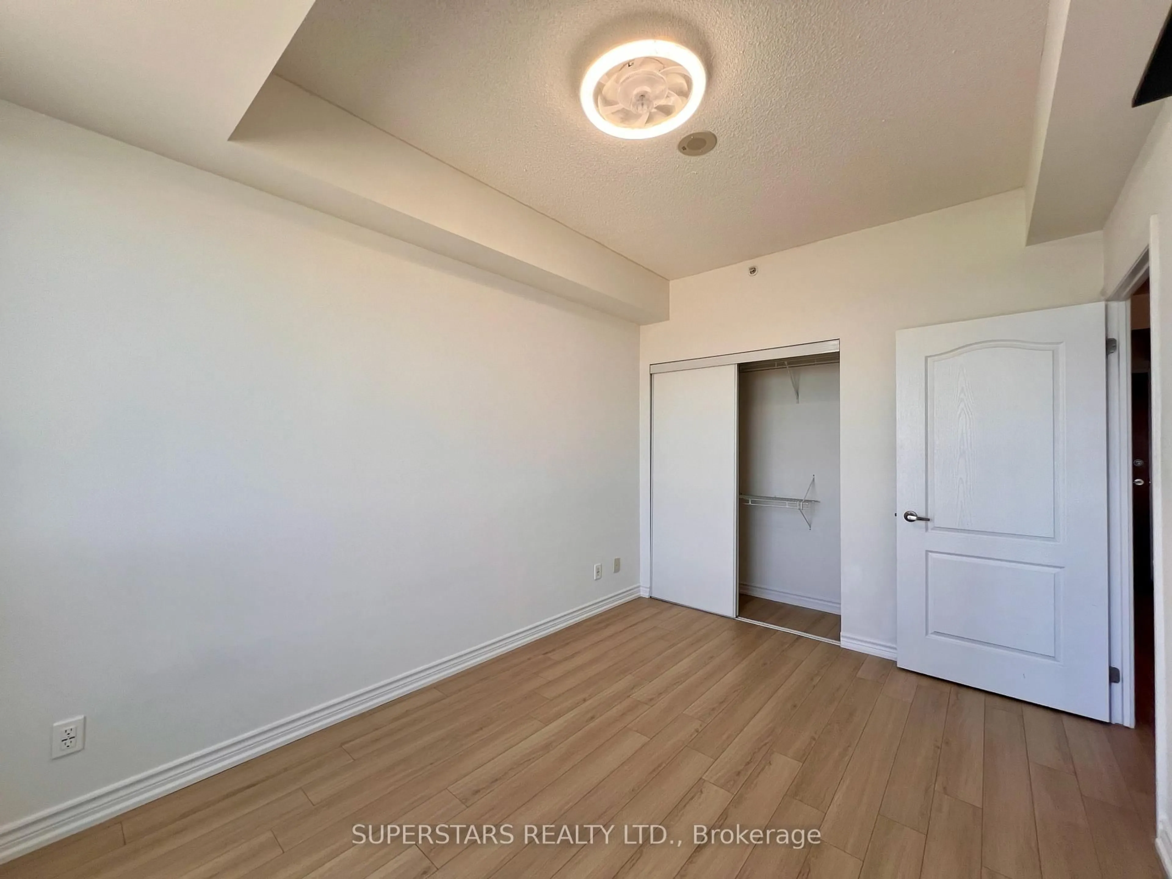 A pic of a room for 8323 Kennedy Rd #725, Markham Ontario L3R 5W7