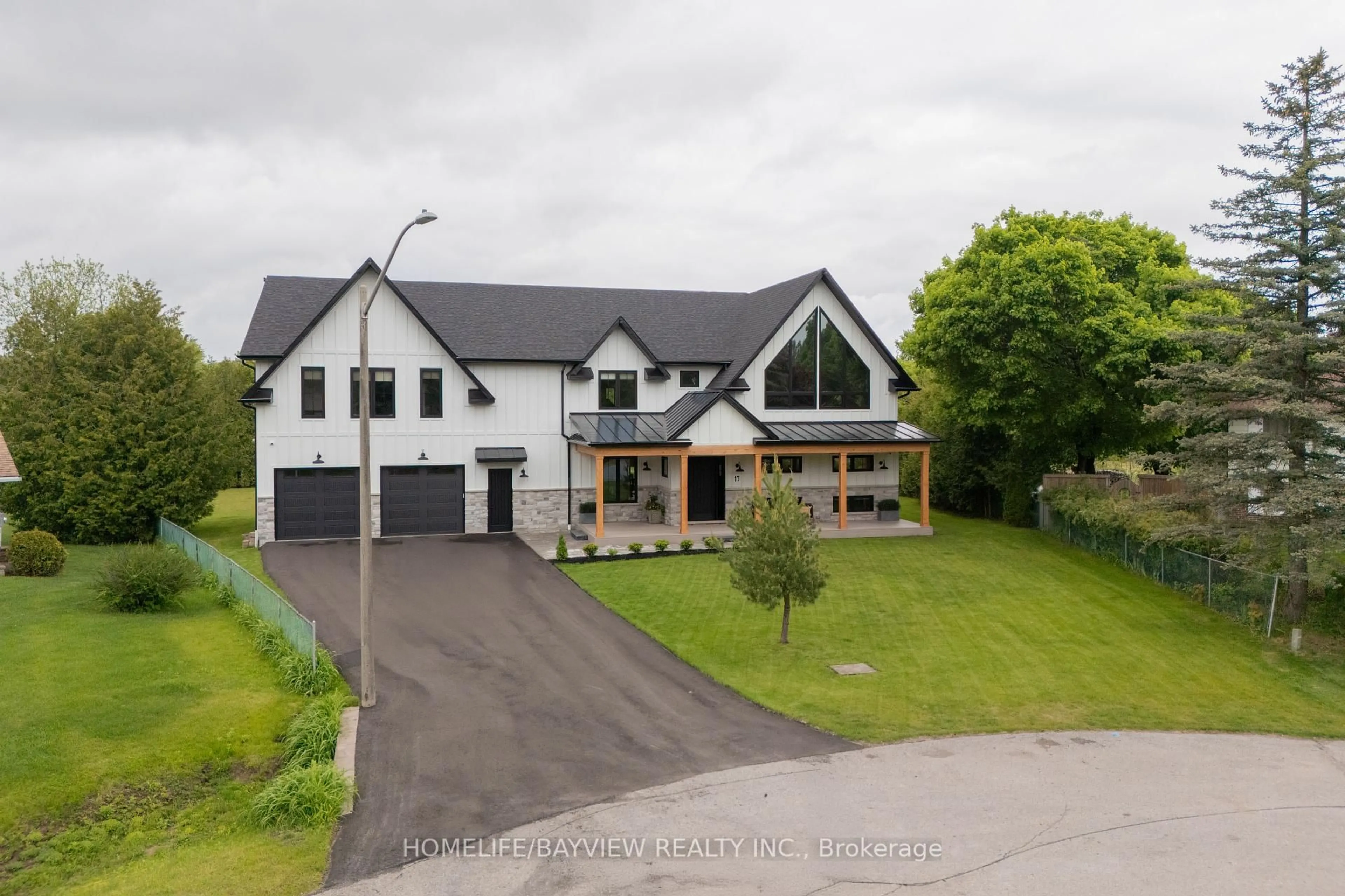 A pic from outside/outdoor area/front of a property/back of a property/a pic from drone, unknown for 17 Jasmine Cres, Whitchurch-Stouffville Ontario L4A 3H4