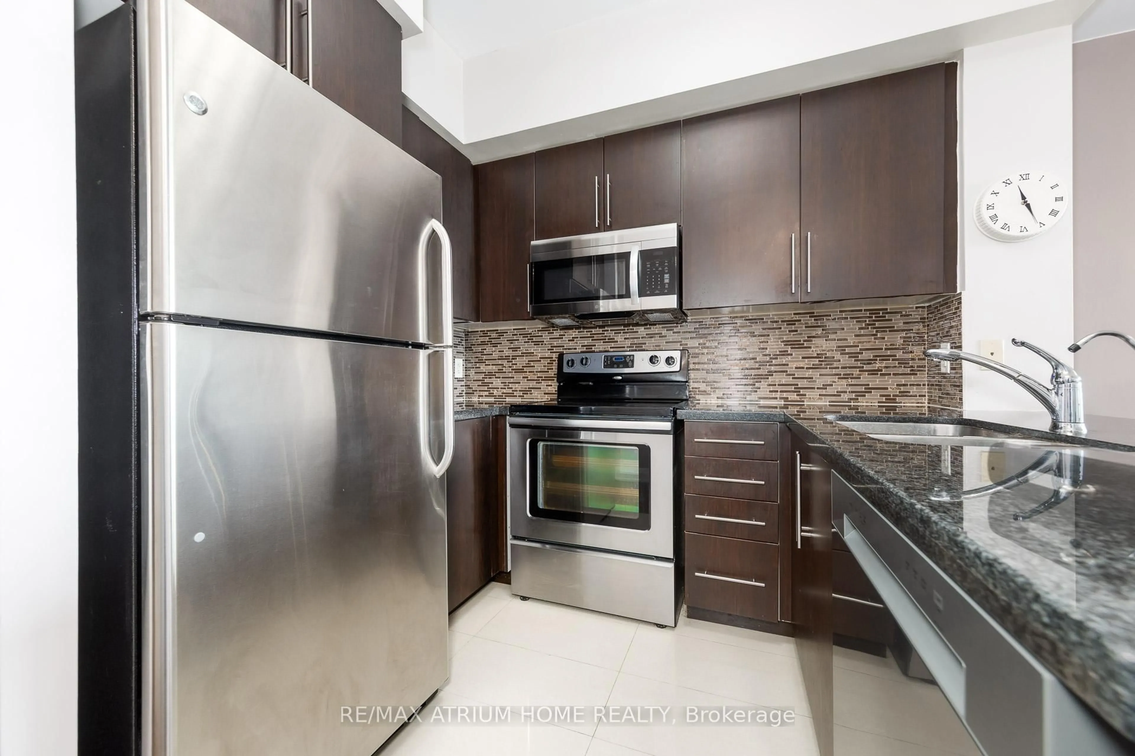 Standard kitchen, unknown for 20 North Park Rd #1707, Vaughan Ontario L4J 0G7