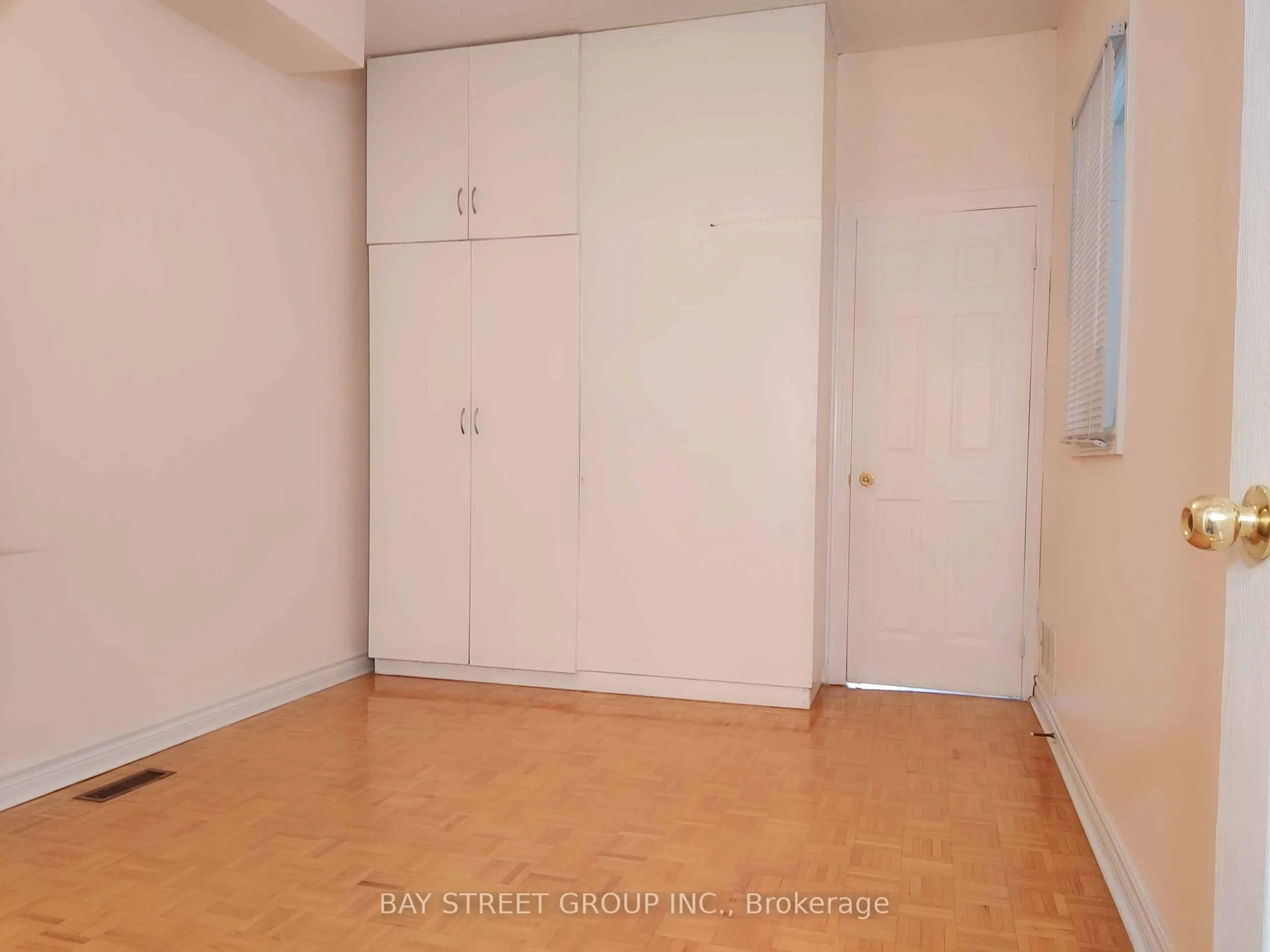 A pic of a room for 76 Greensboro Dr, Markham Ontario L3R 0V5