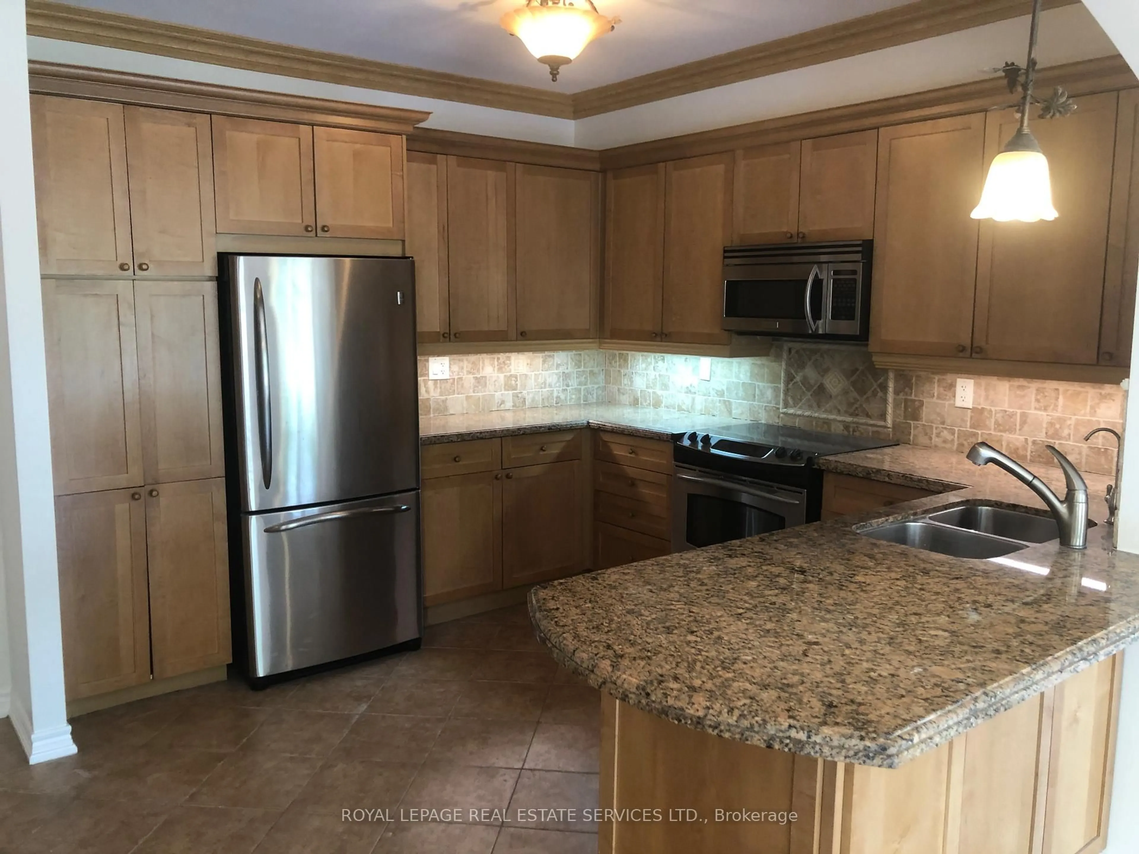 Standard kitchen, ceramic/tile floor for 9519 Keele St #109, Vaughan Ontario L6A 4A2