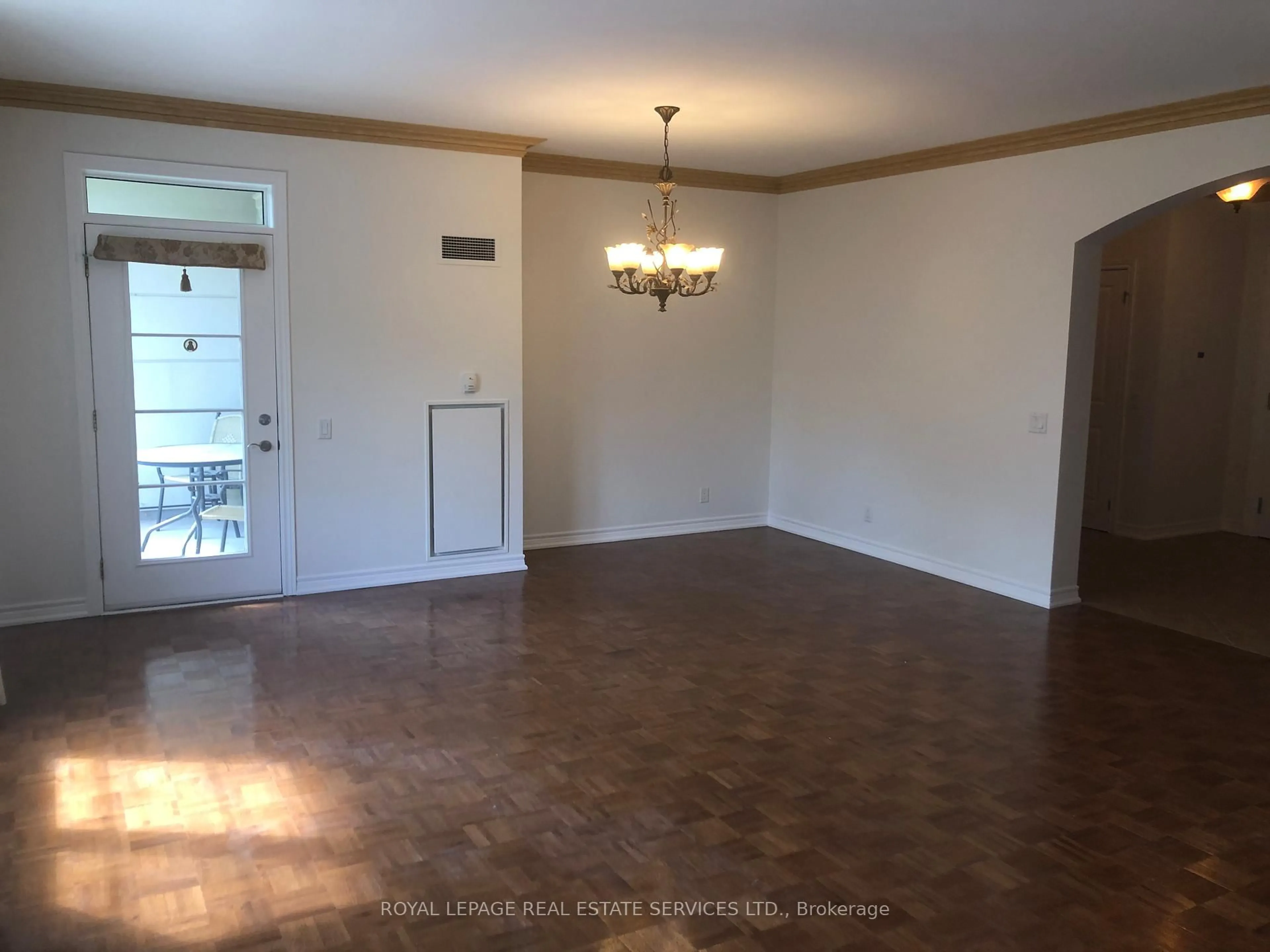 A pic of a room for 9519 Keele St #109, Vaughan Ontario L6A 4A2