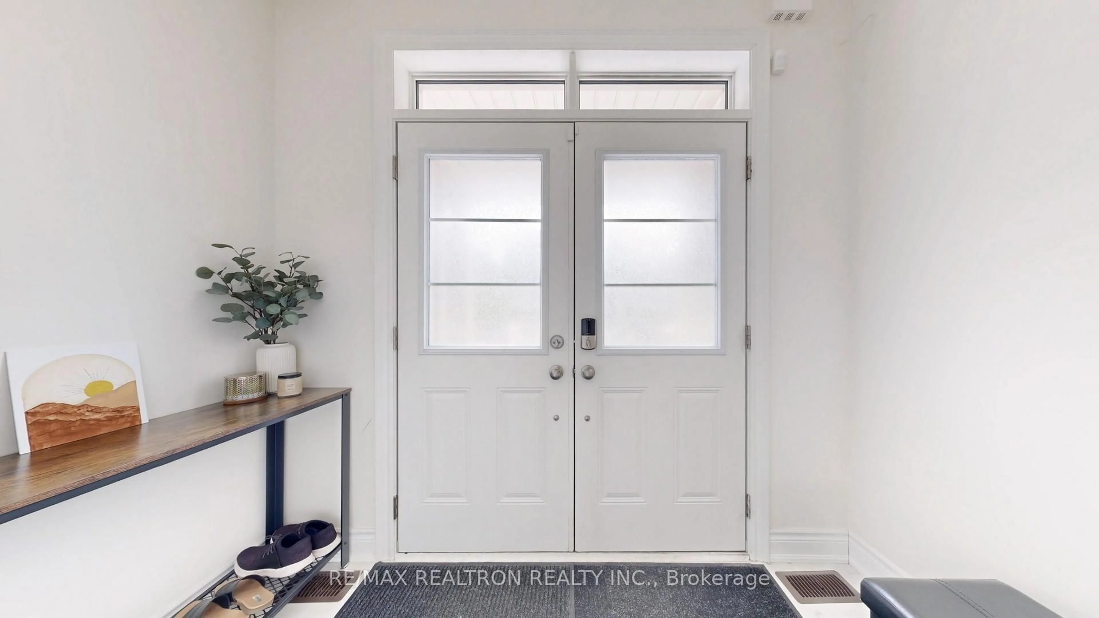 Indoor entryway for 6 Reign Lane, Markham Ontario L3S 0E8