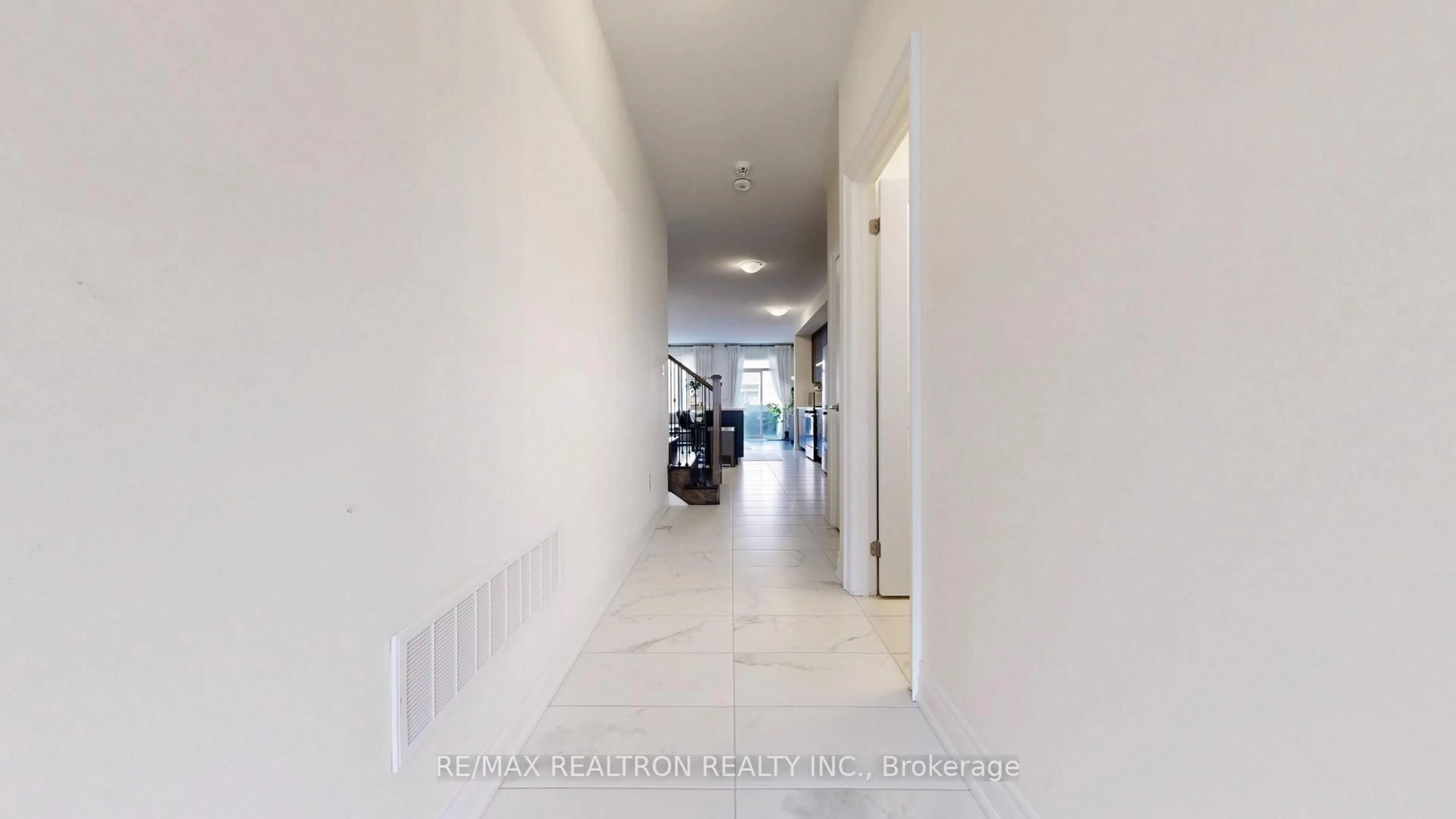 Indoor foyer for 6 Reign Lane, Markham Ontario L3S 0E8