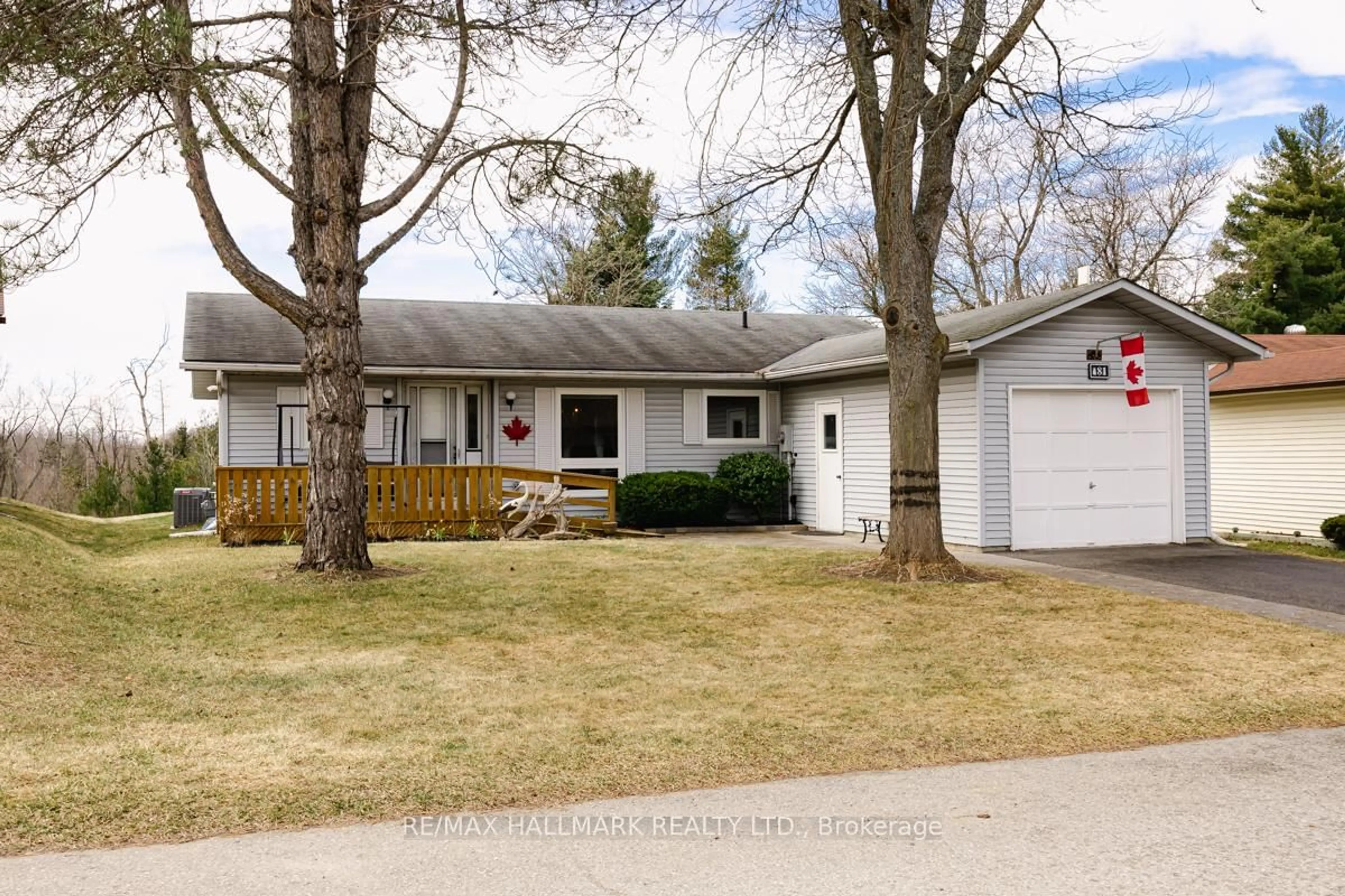 Home with vinyl exterior material, street for 81 Tecumseth Pines Dr, New Tecumseth Ontario L0G 1W0