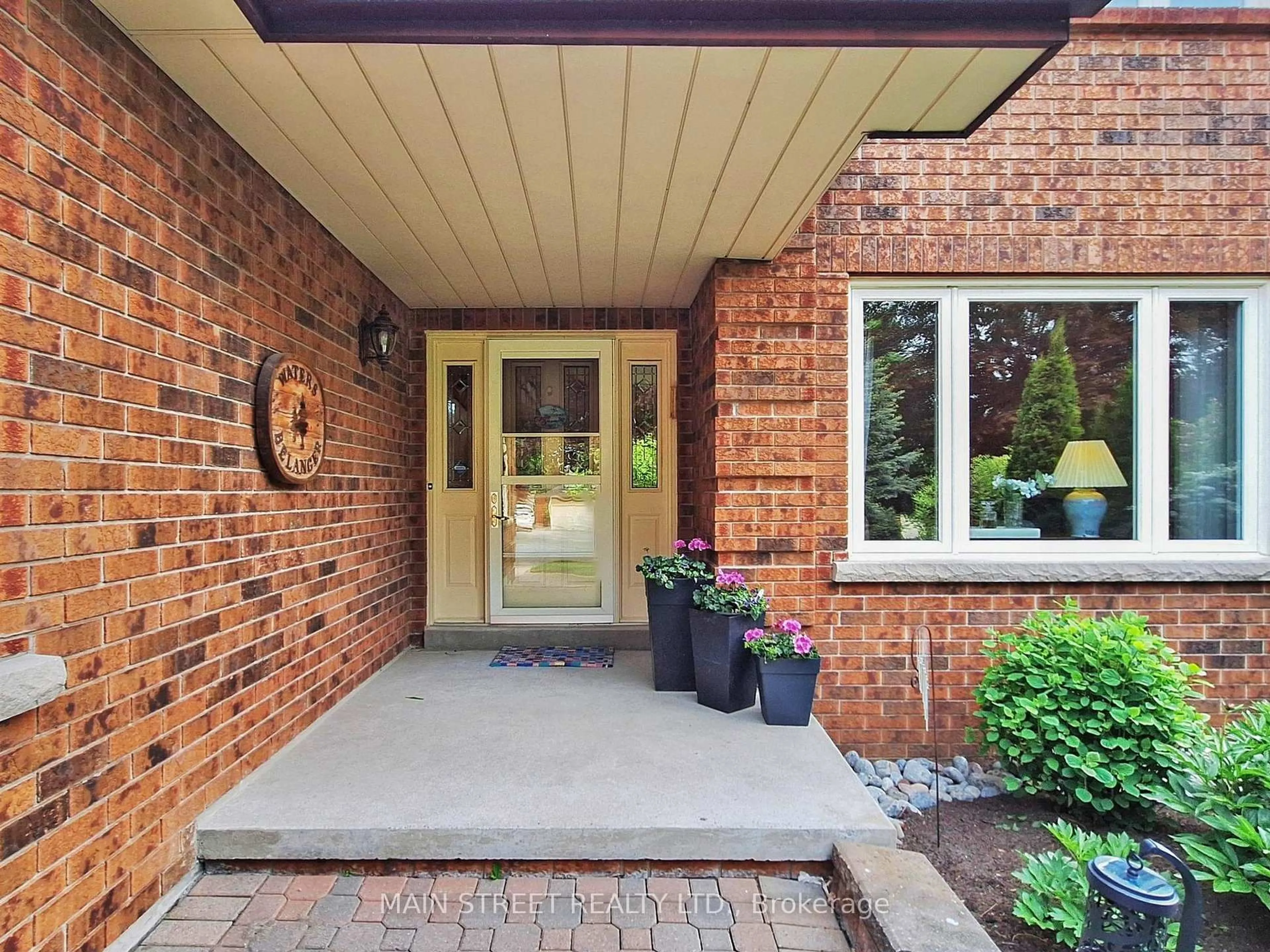 Unknown for 28 Munro Cres, Uxbridge Ontario L9P 1L5
